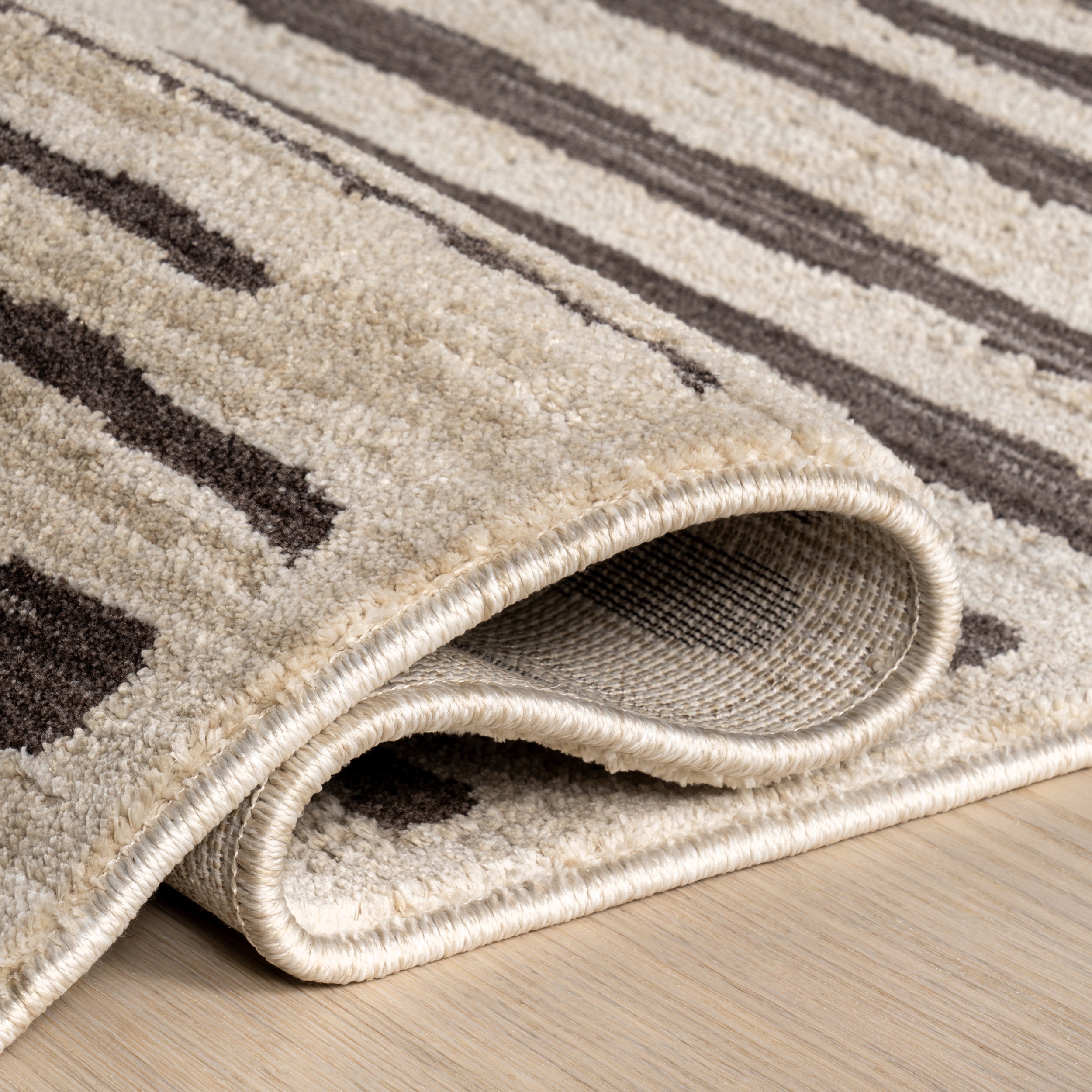Eufemia Contemporary Abstract Area Rug - Image 4