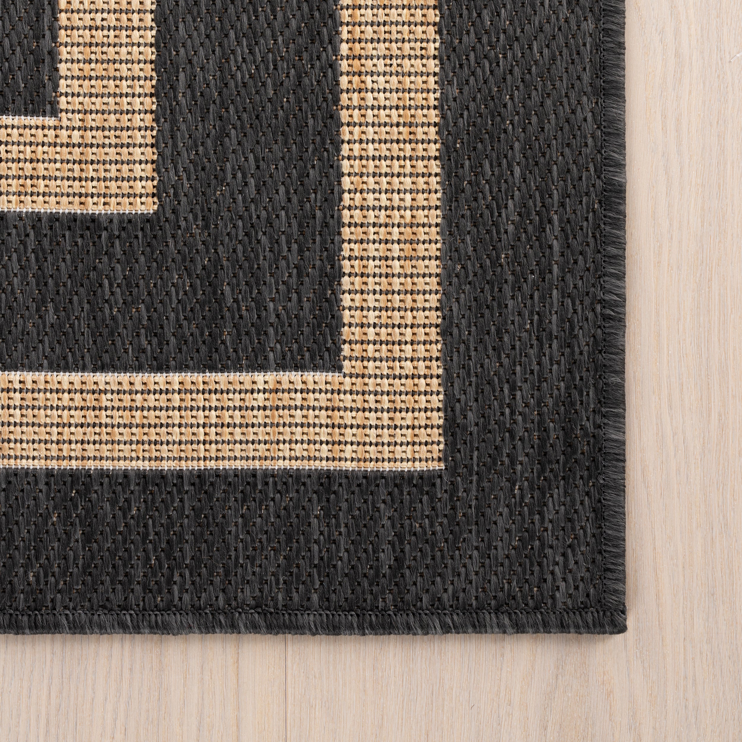 Zirelle Indoor/Outdoor Contemporary Area Rug - Image 17