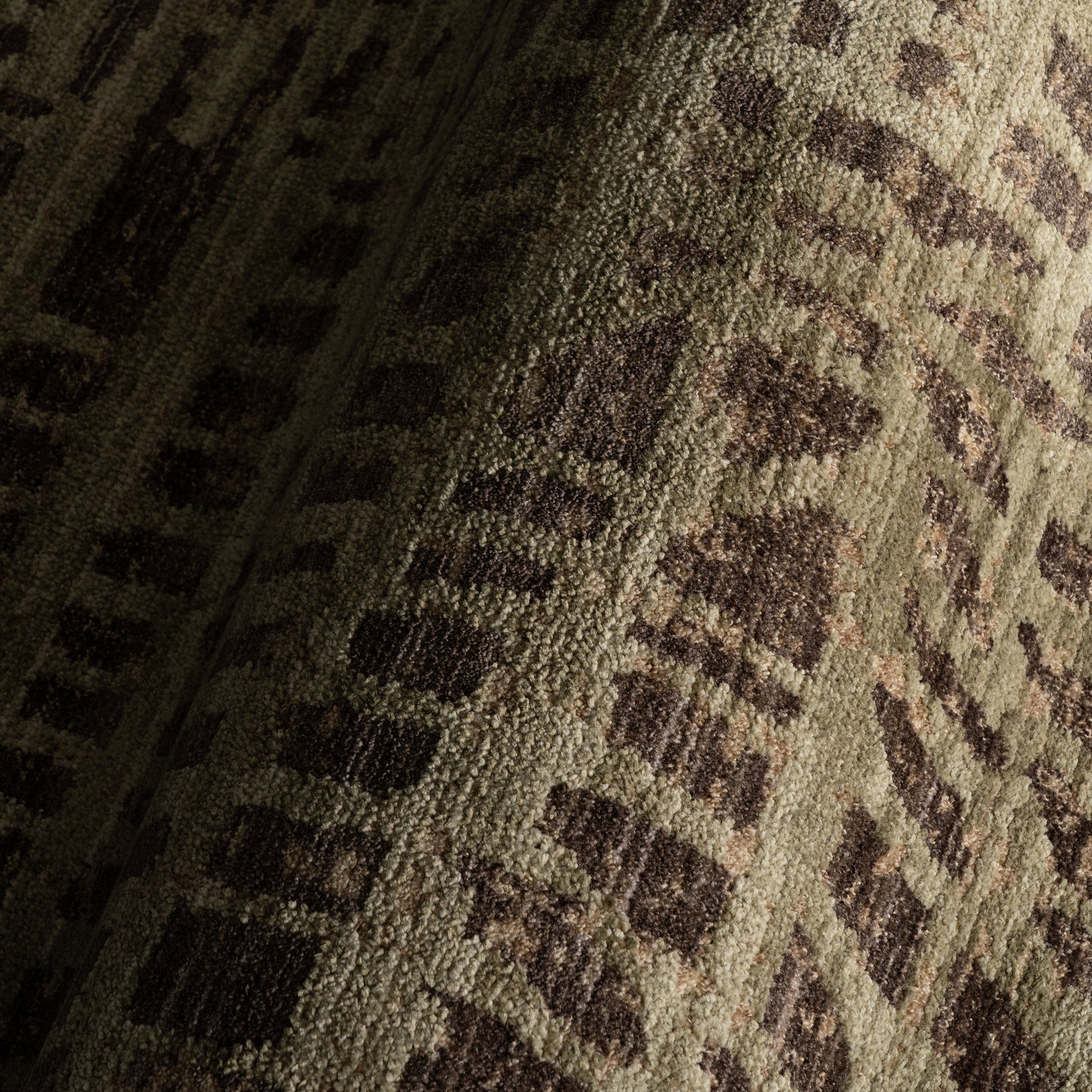nuLOOM Thalira Modern Animal Print Area Rug - Image 5