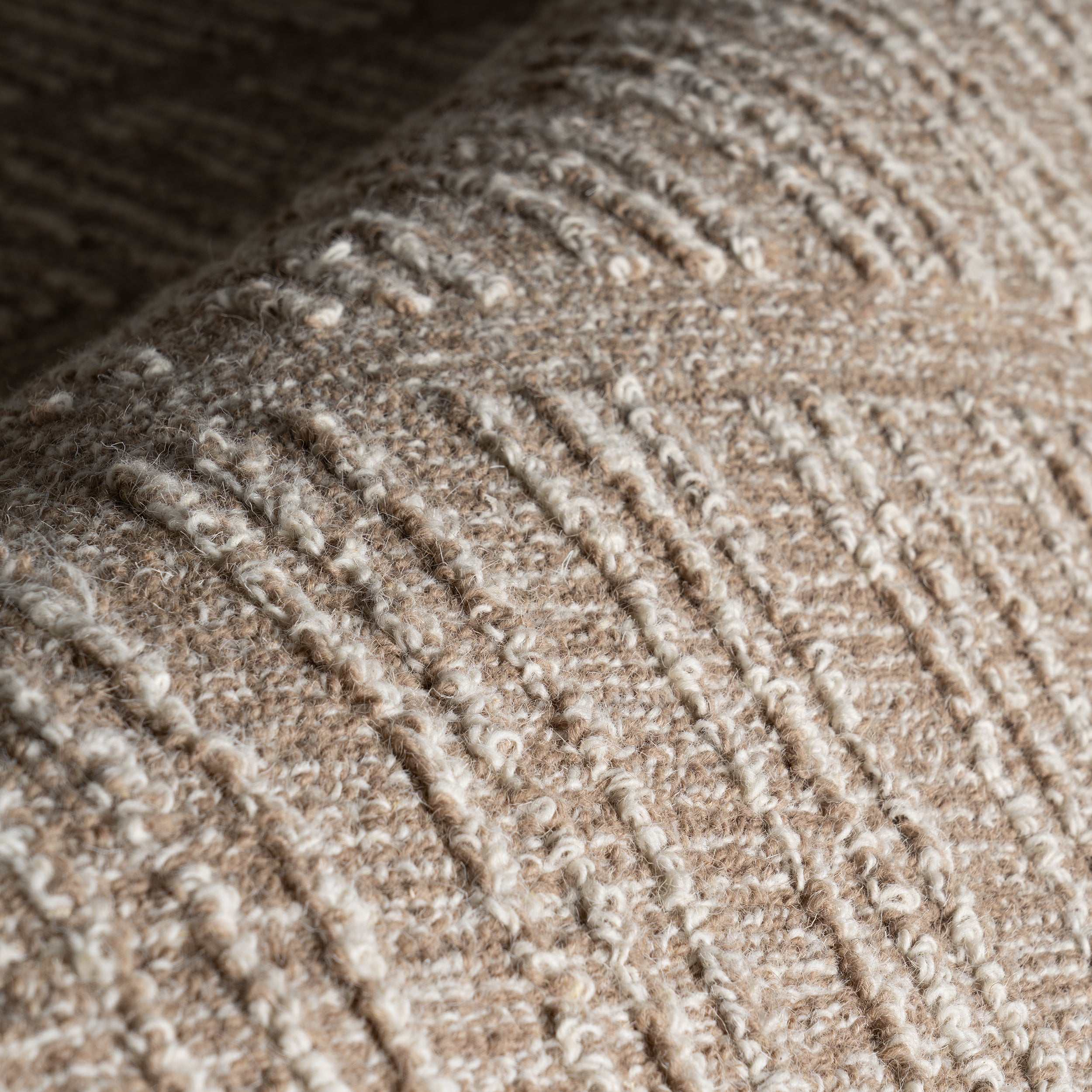 Nuloom Halbeth Hand Tuffted Wool Area Rug - Image 8