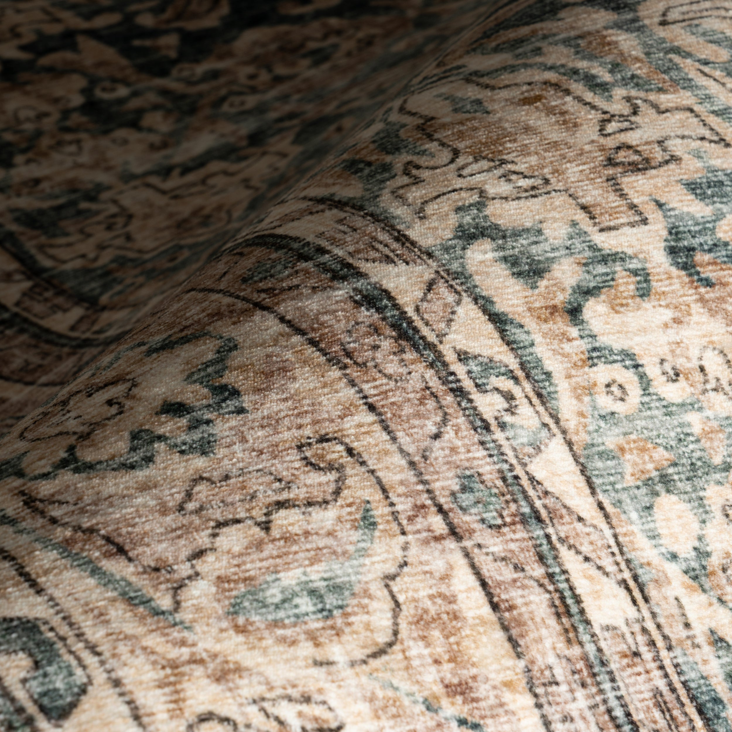 Nuloom Luned Bordered Traditional Washable Area Rug - Image 7