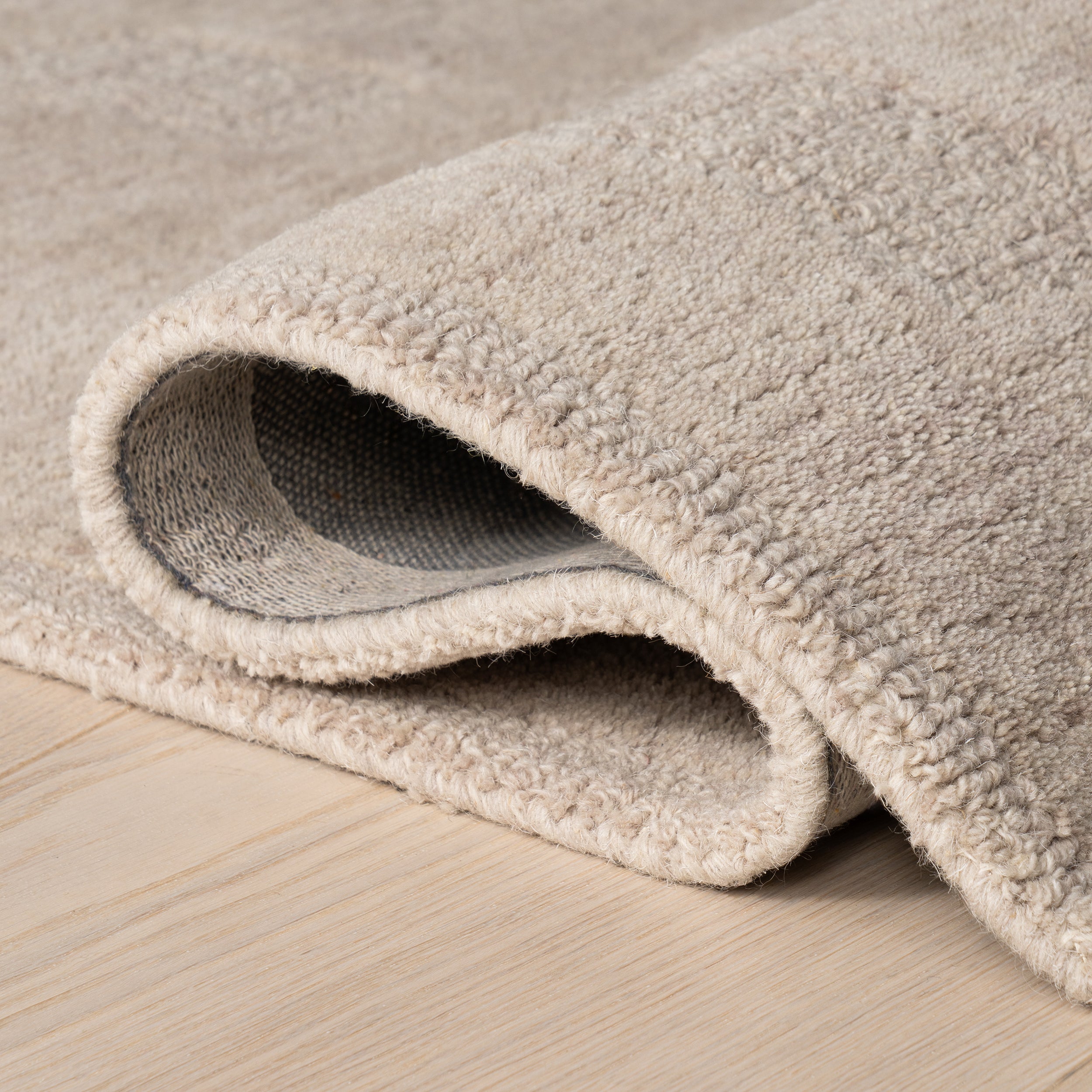 Nuloom Mireille Lune Solid Wool Rug - Image 4