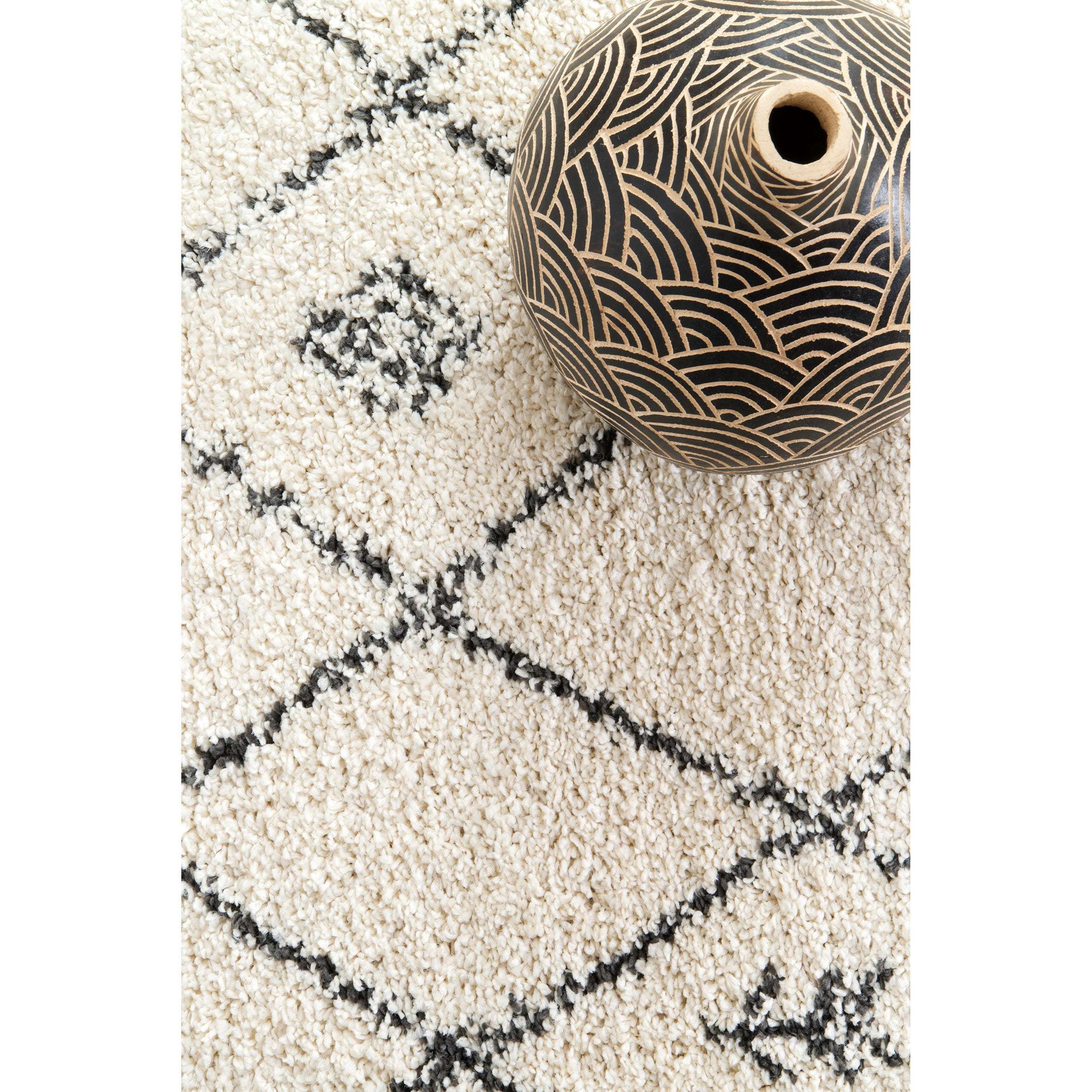 Chrissy Moroccan Trellis Tassel Rug - Image 7