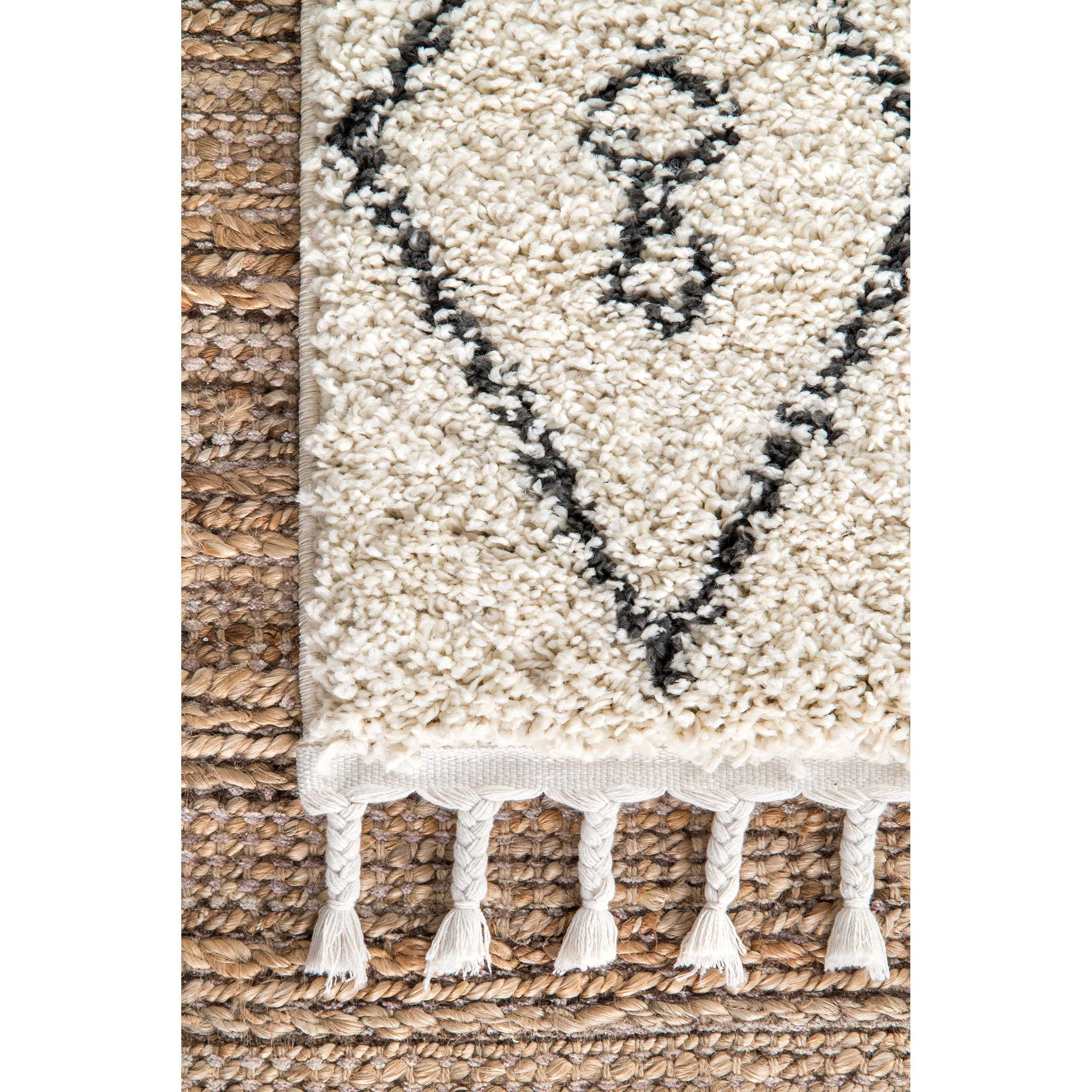 Chrissy Moroccan Trellis Tassel Rug - Image 3