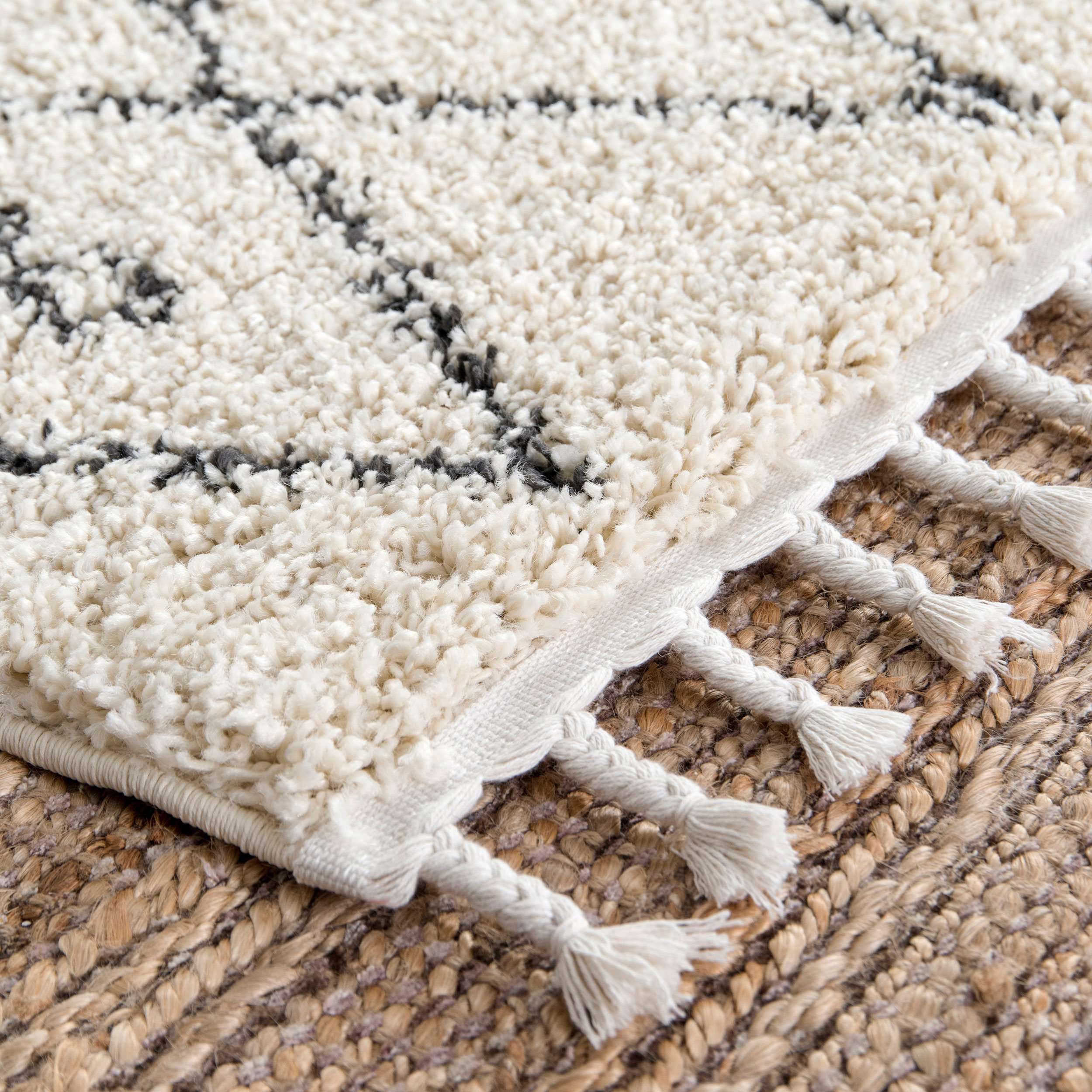 Chrissy Moroccan Trellis Tassel Rug - Image 6