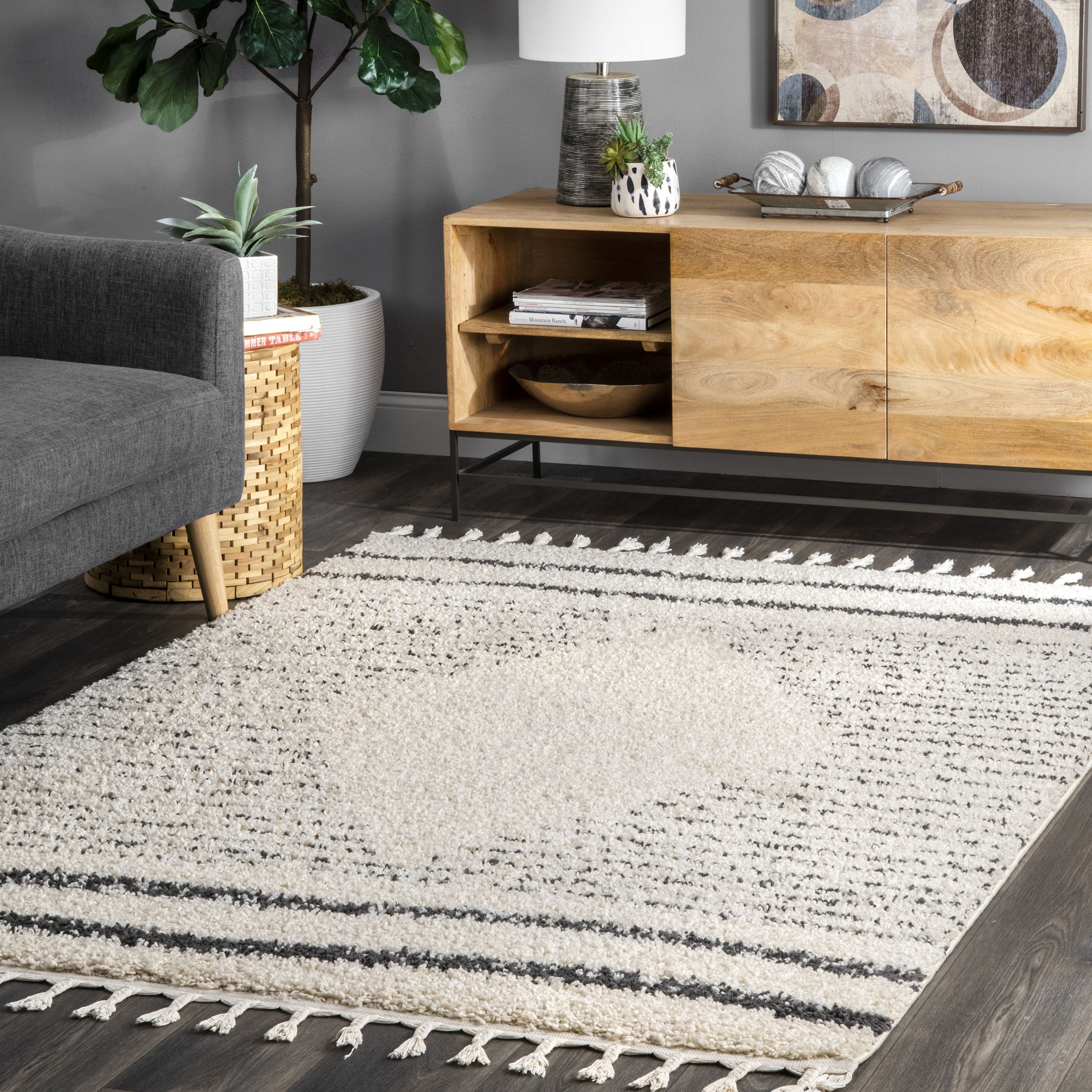 Kiera Moroccan Diamond Tassel Area Rug - Image 4