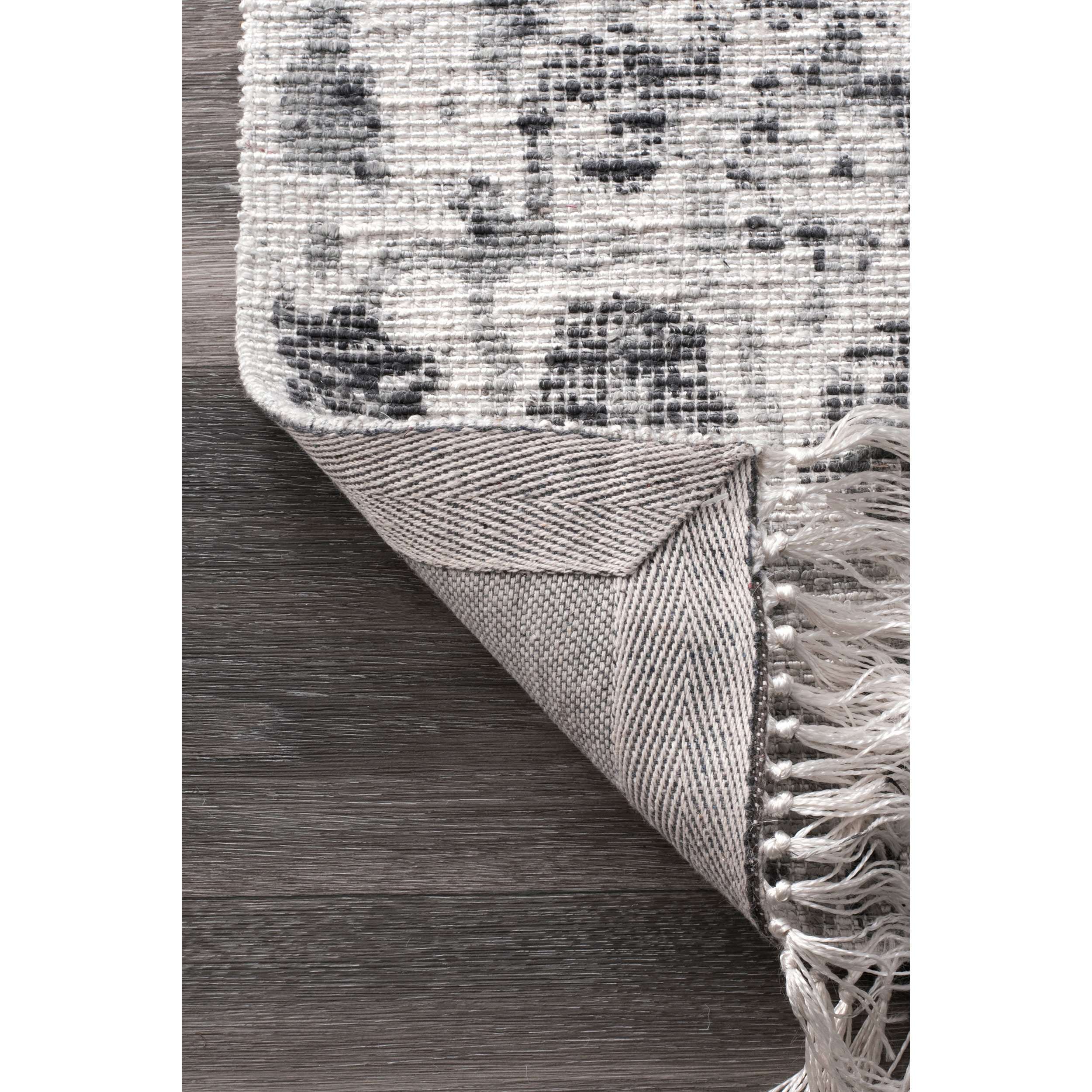Vintage Ezra Fringe Area Rug - Image 4