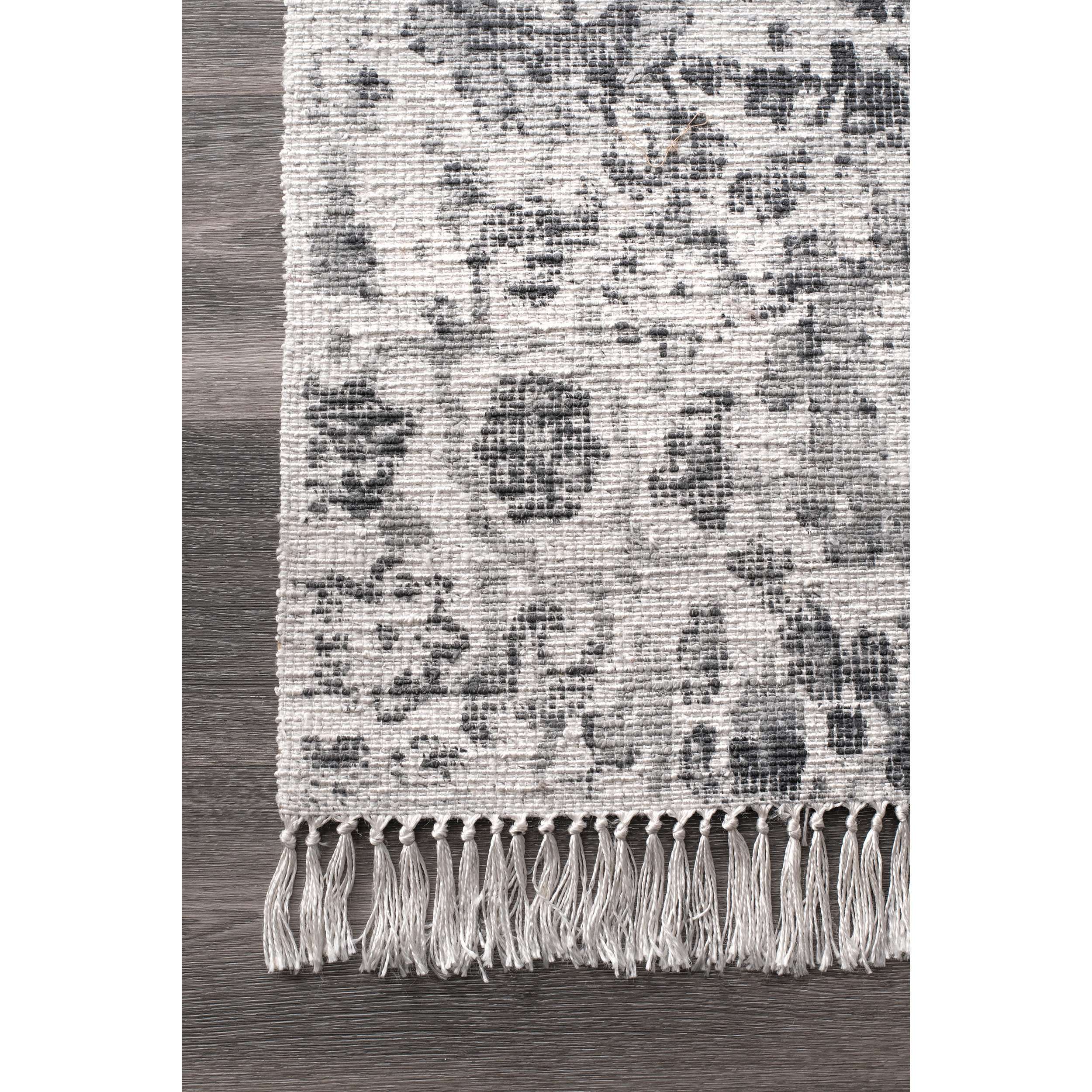 Vintage Ezra Fringe Area Rug - Image 3
