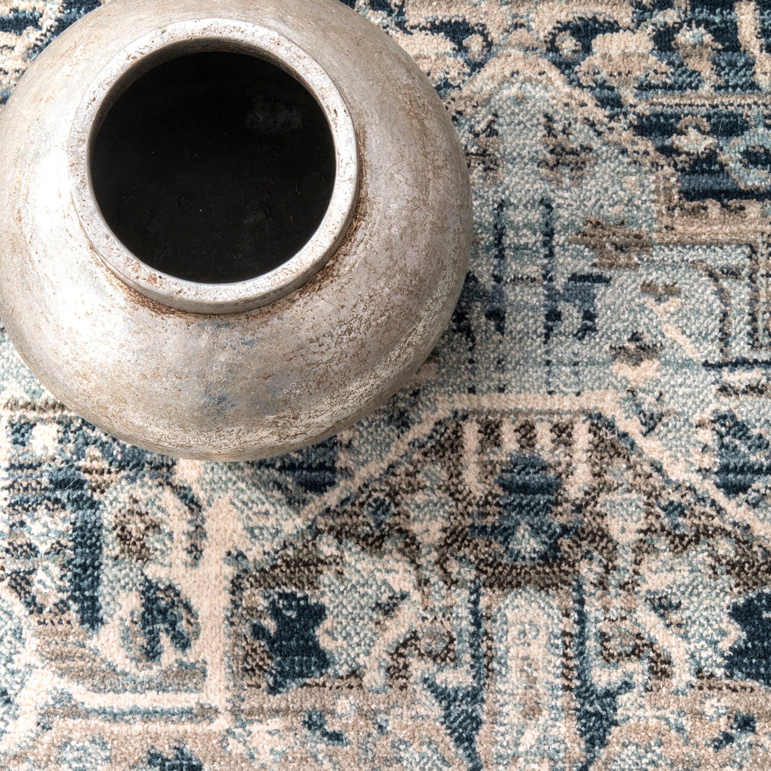 Vintage Harriet Medallion Fringe Area Rug - Image 5