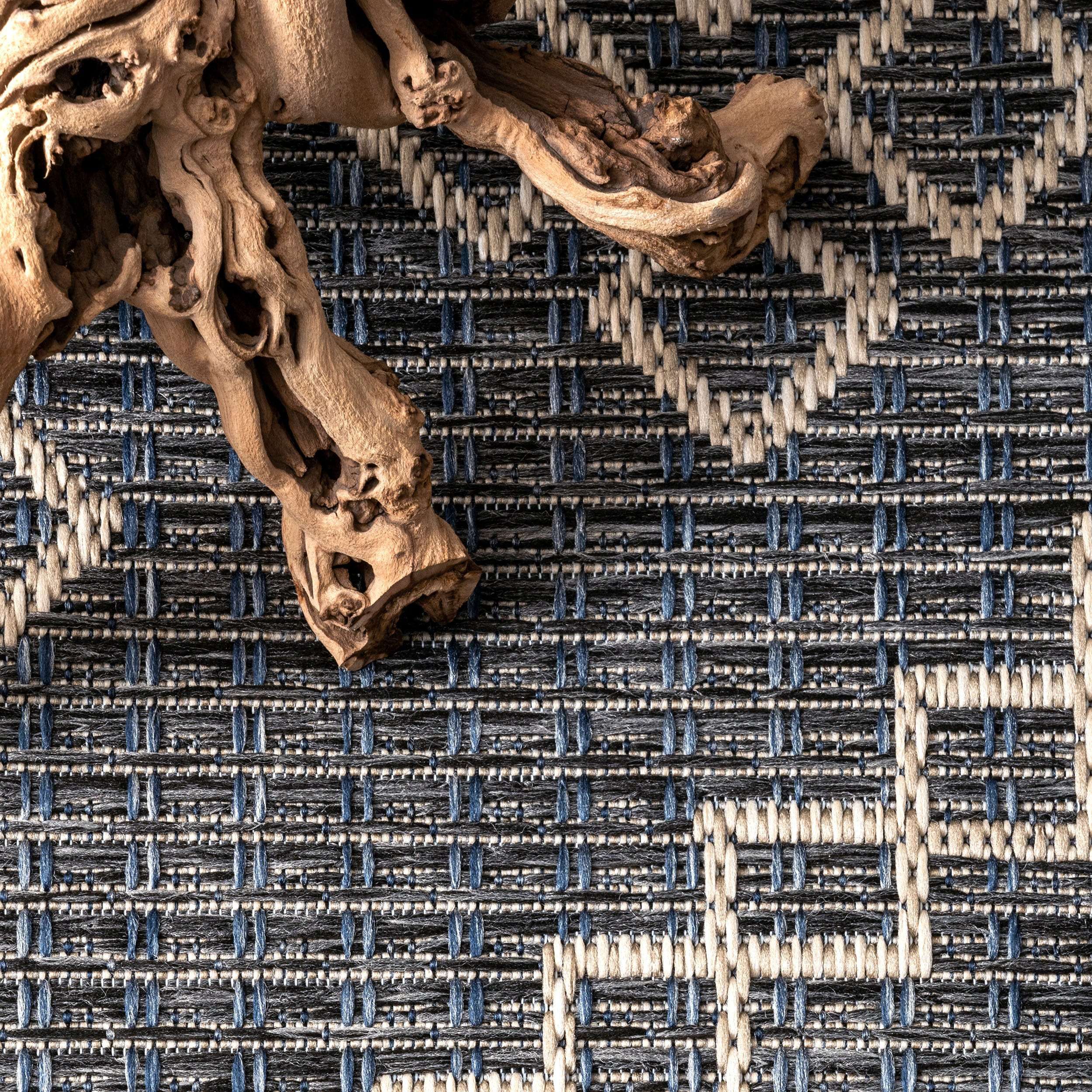 Julieta Diamonded Helix Indoor/Outdoor Area Rug - Image 4