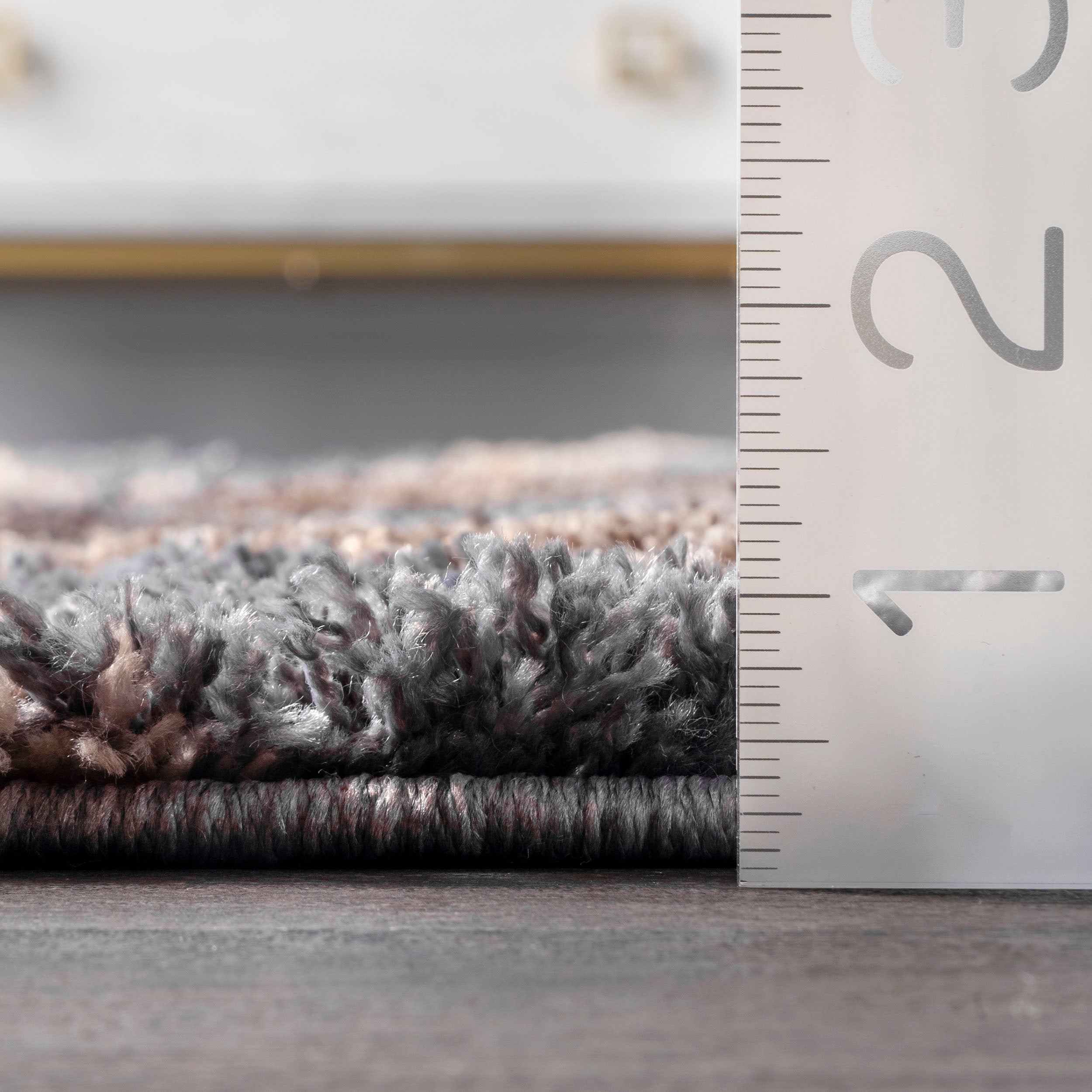 Zaniyah Abstract Iris Shag with Tassel Area Rug - Image 6