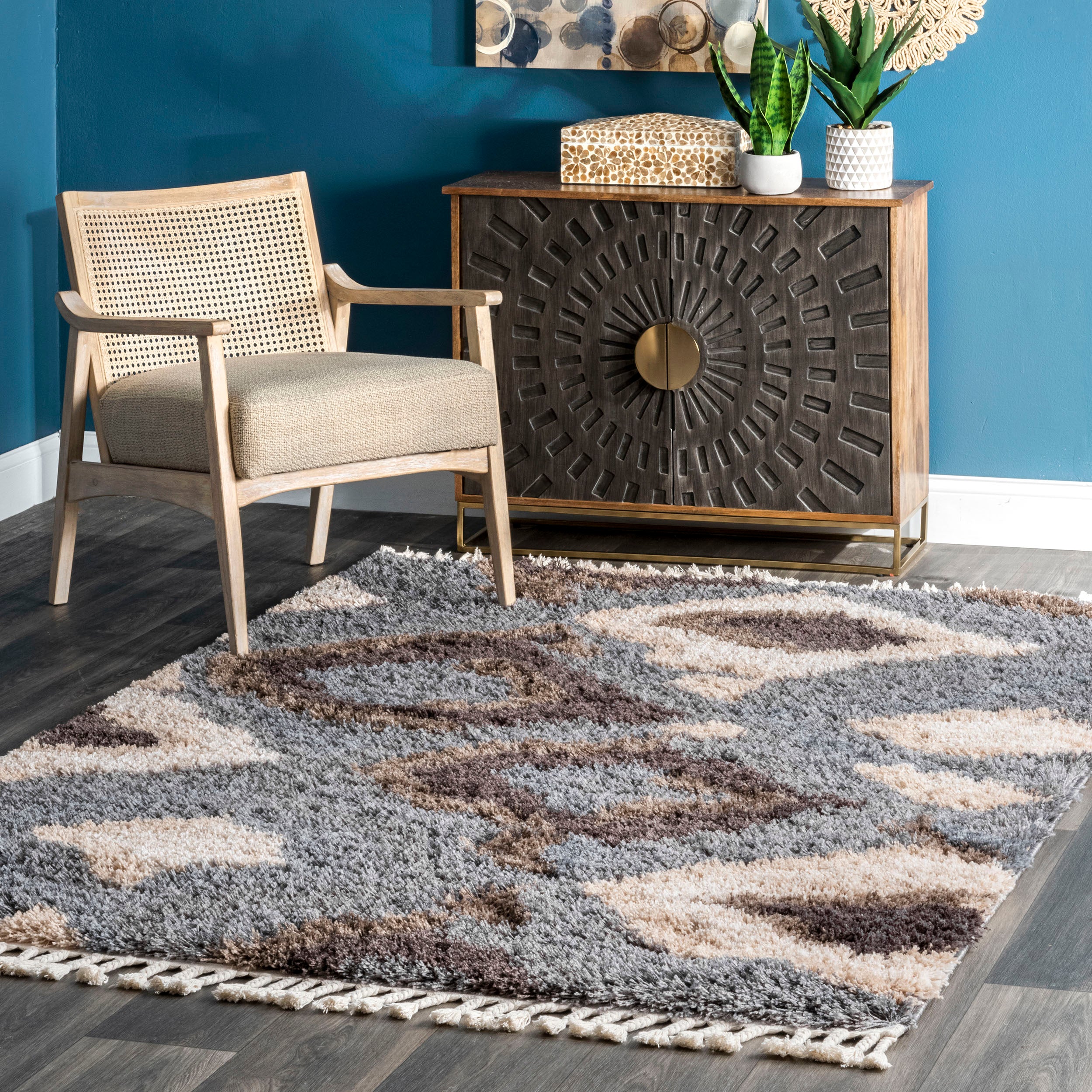 Zaniyah Abstract Iris Shag with Tassel Area Rug - Image 4