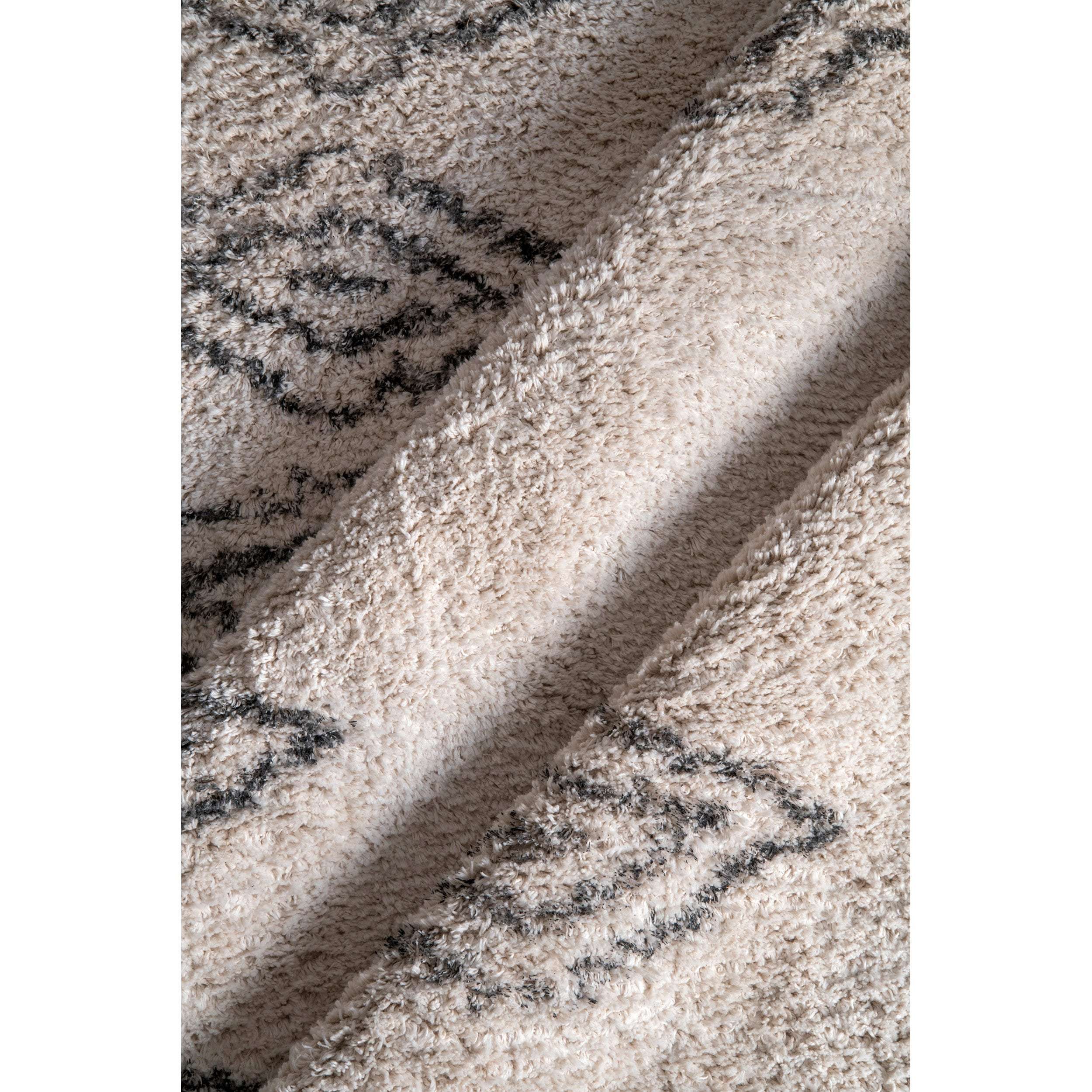 Hand Loomed Rosa Tassel Rug Area Rug - Image 6