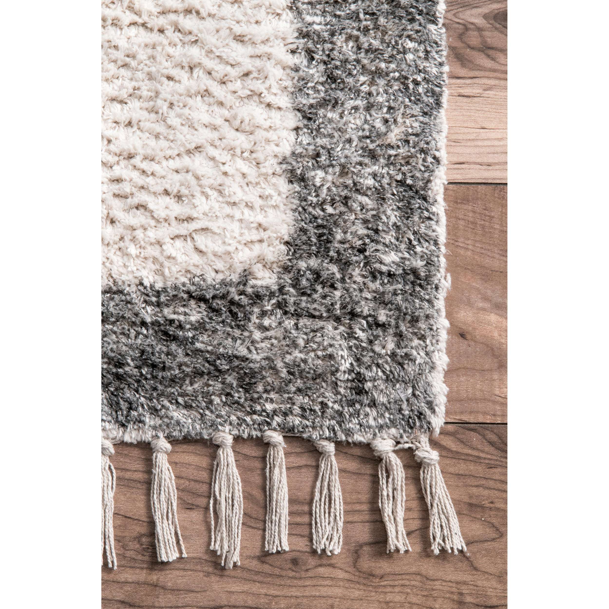 Hand Loomed Rosa Tassel Rug Area Rug - Image 3