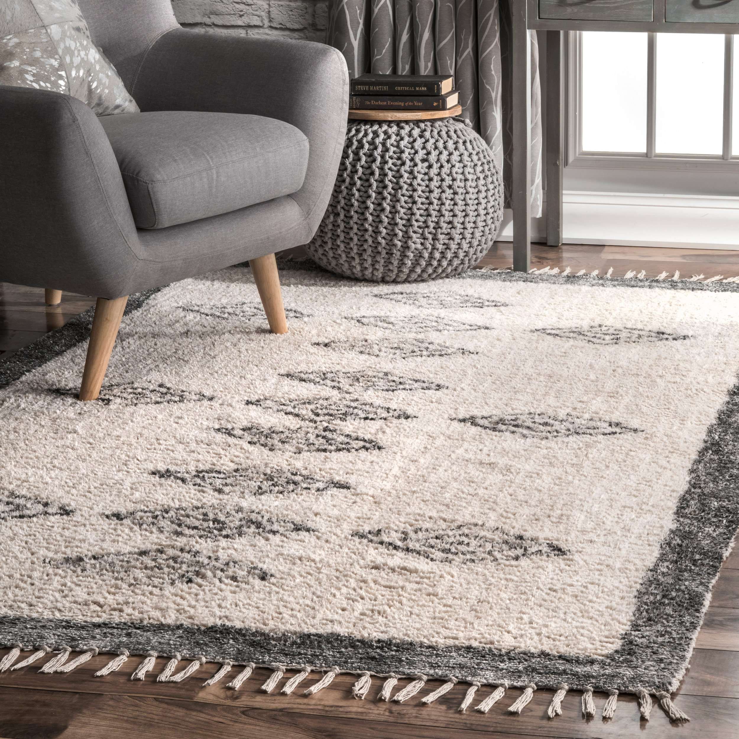 Hand Loomed Rosa Tassel Rug Area Rug - Image 2