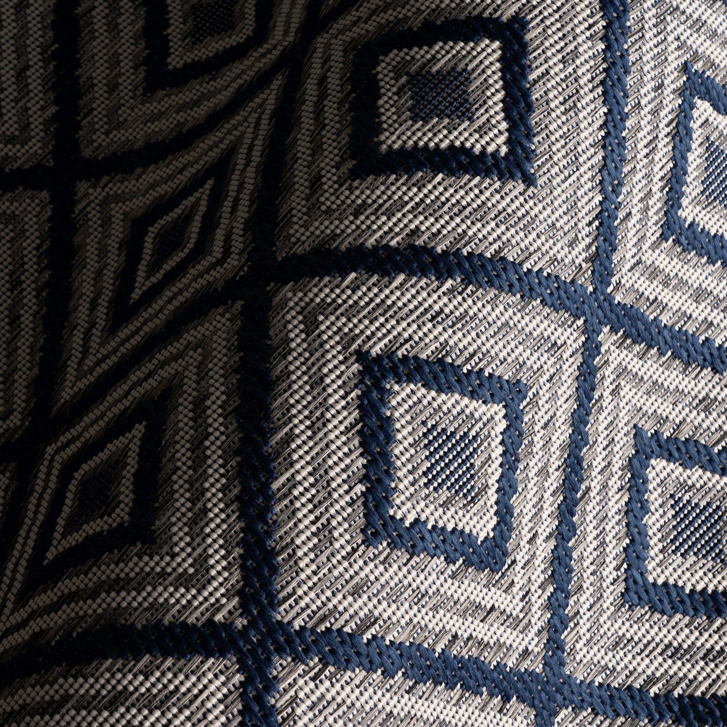 Sorisse Indoor/Outdoor Diamond Area Rug - Image 24