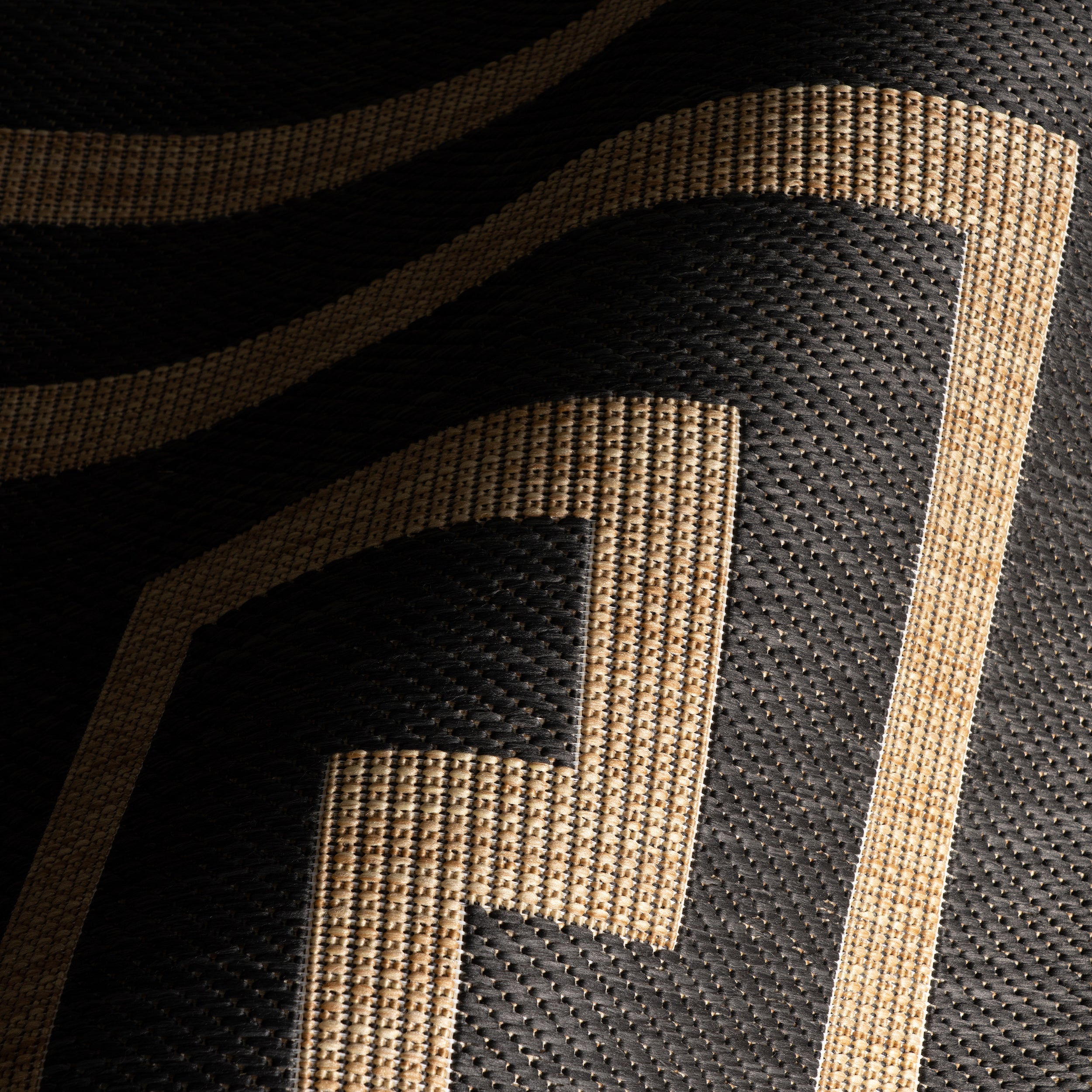 Zirelle Indoor/Outdoor Contemporary Area Rug - Image 16