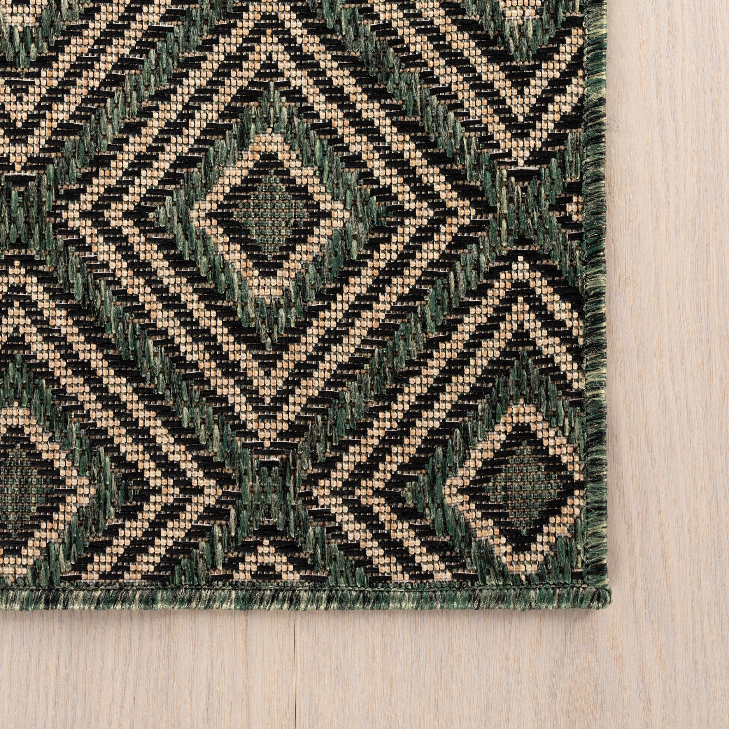 Sorisse Indoor/Outdoor Diamond Area Rug - Image 11
