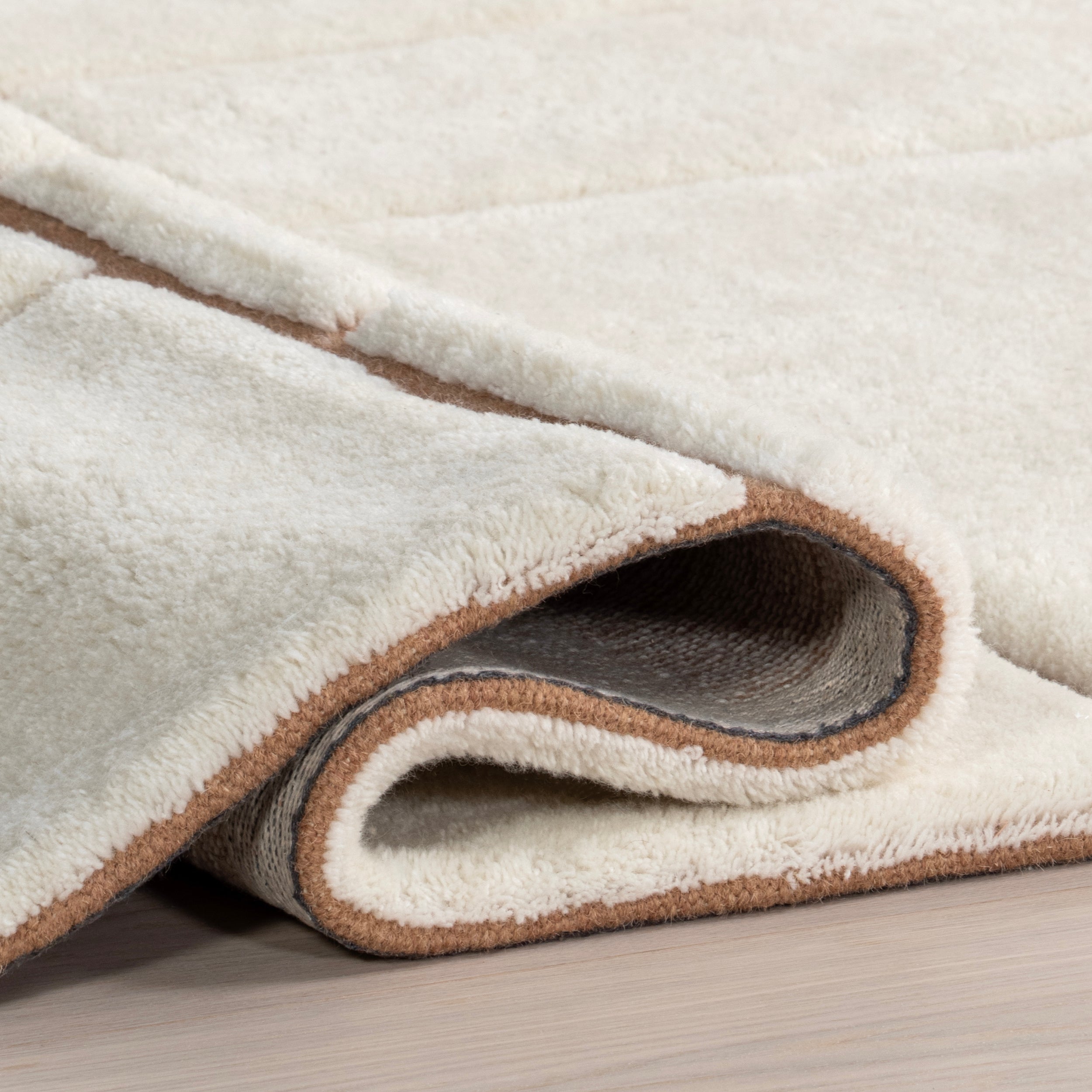 Brega Geometric New Zealand Wool Area Rug - Image 4