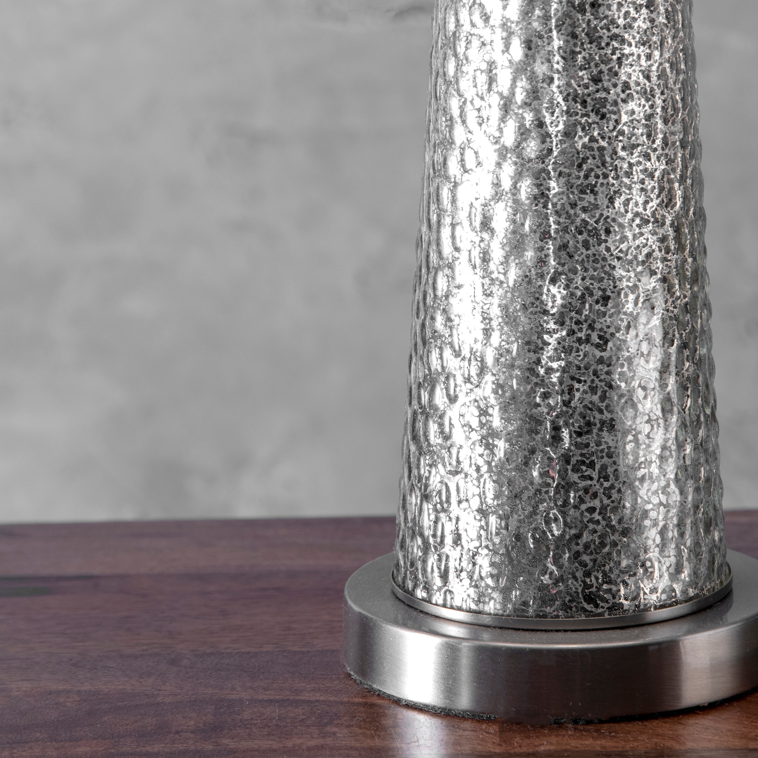 Fairfield 34 Glass Table Lamp - Image 4