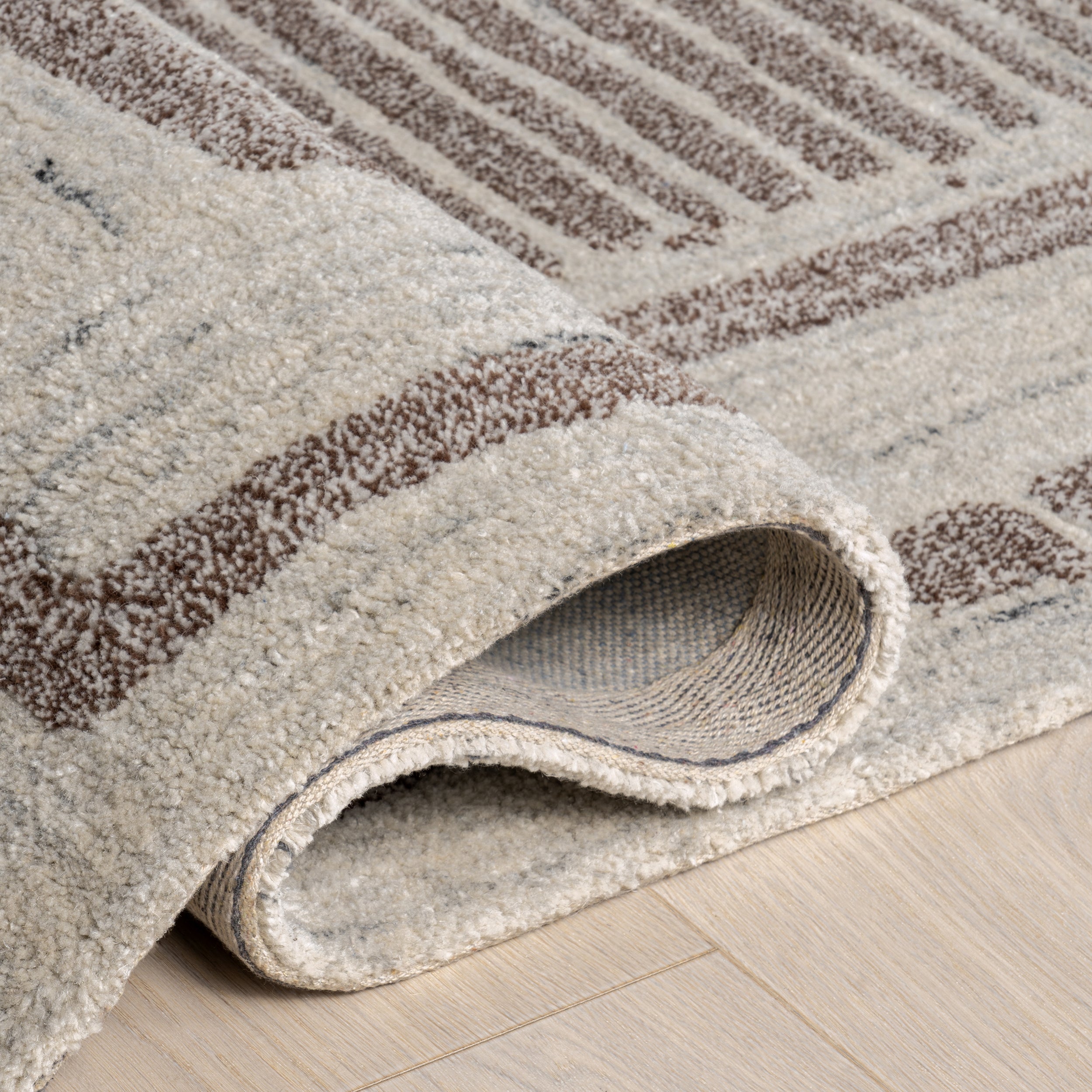 Villa Southwestern Wool Blend Area Rug - Image 4