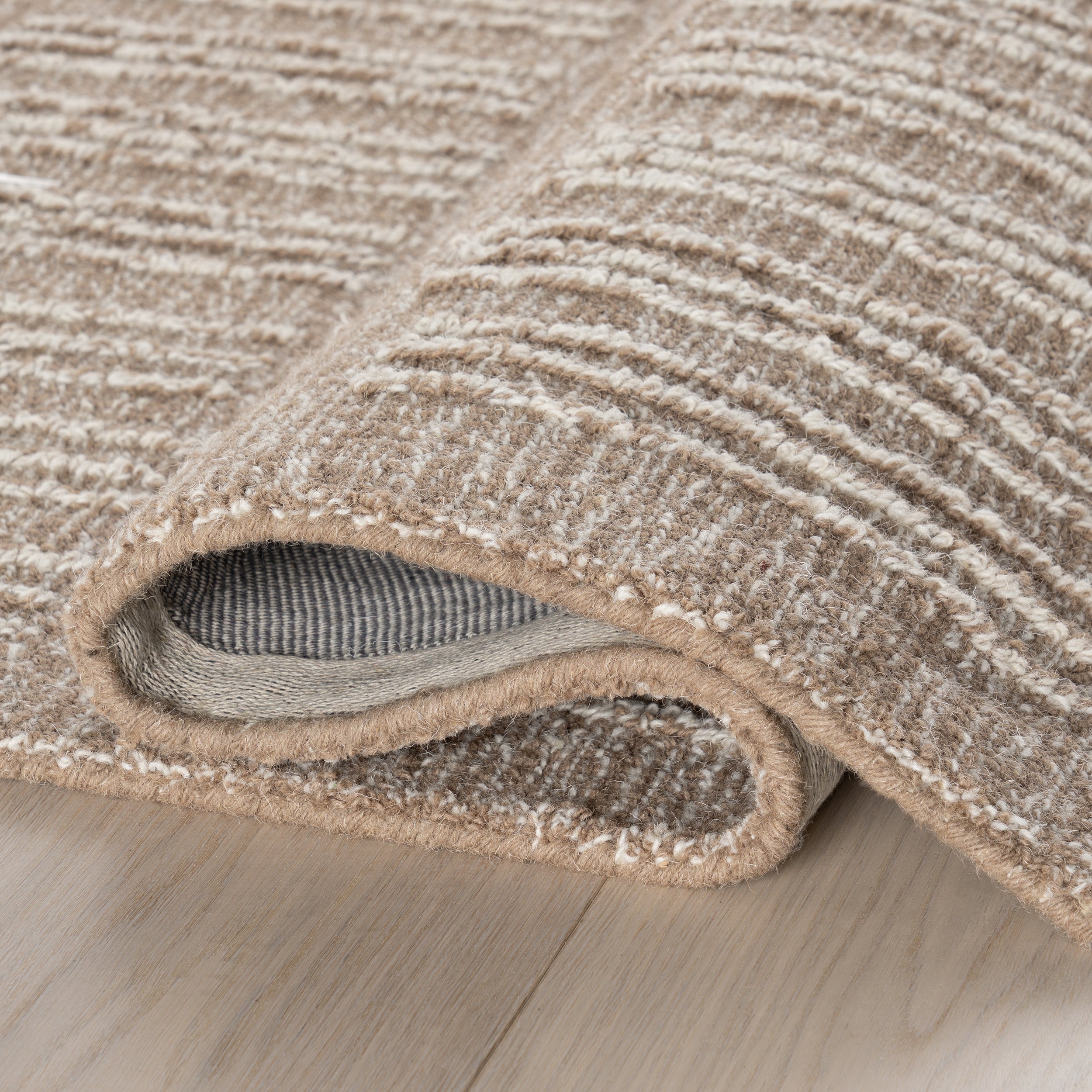 Nuloom Halbeth Hand Tuffted Wool Area Rug - Image 7