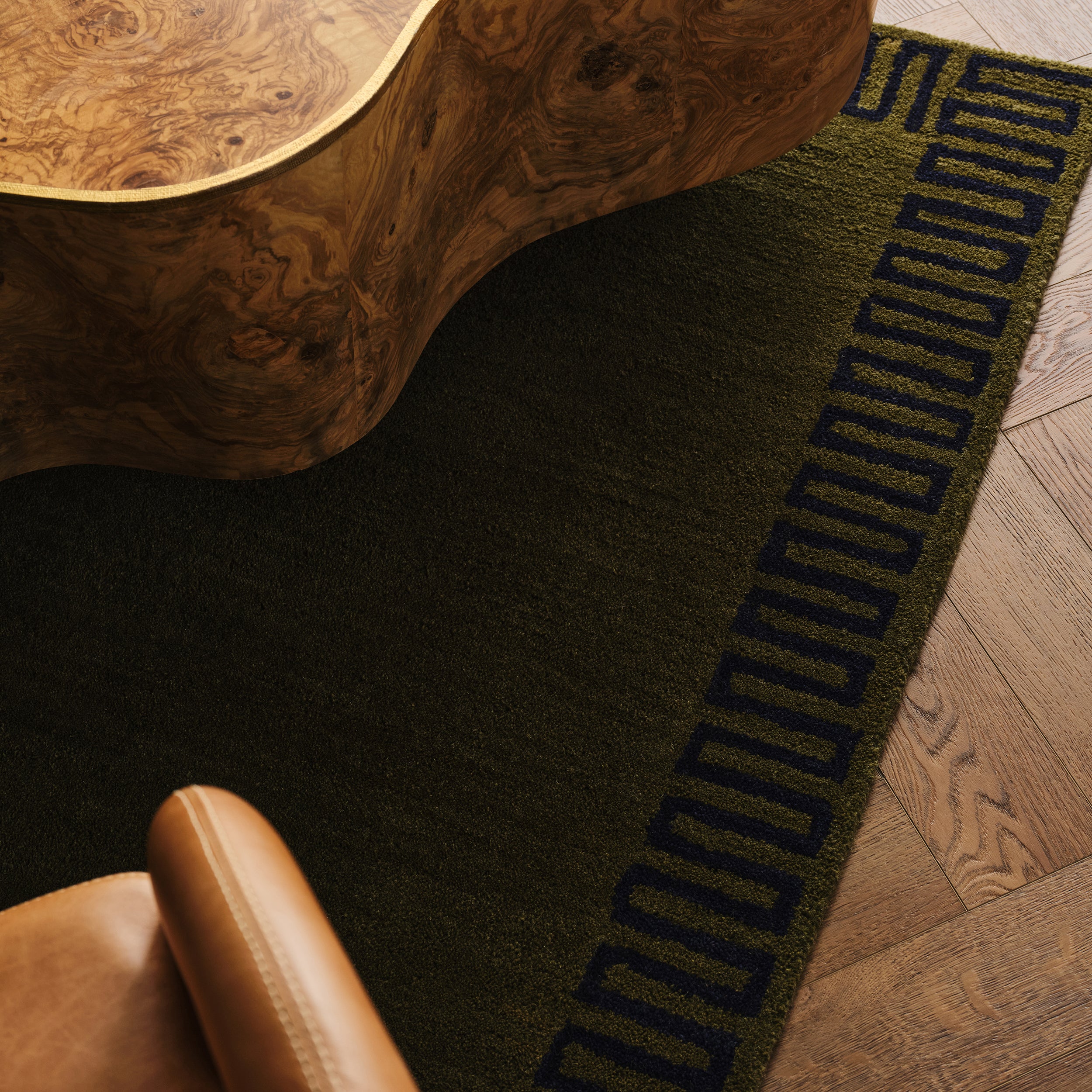 Nuloom Renata Fleuron Bordered Wool Rug - Image 15
