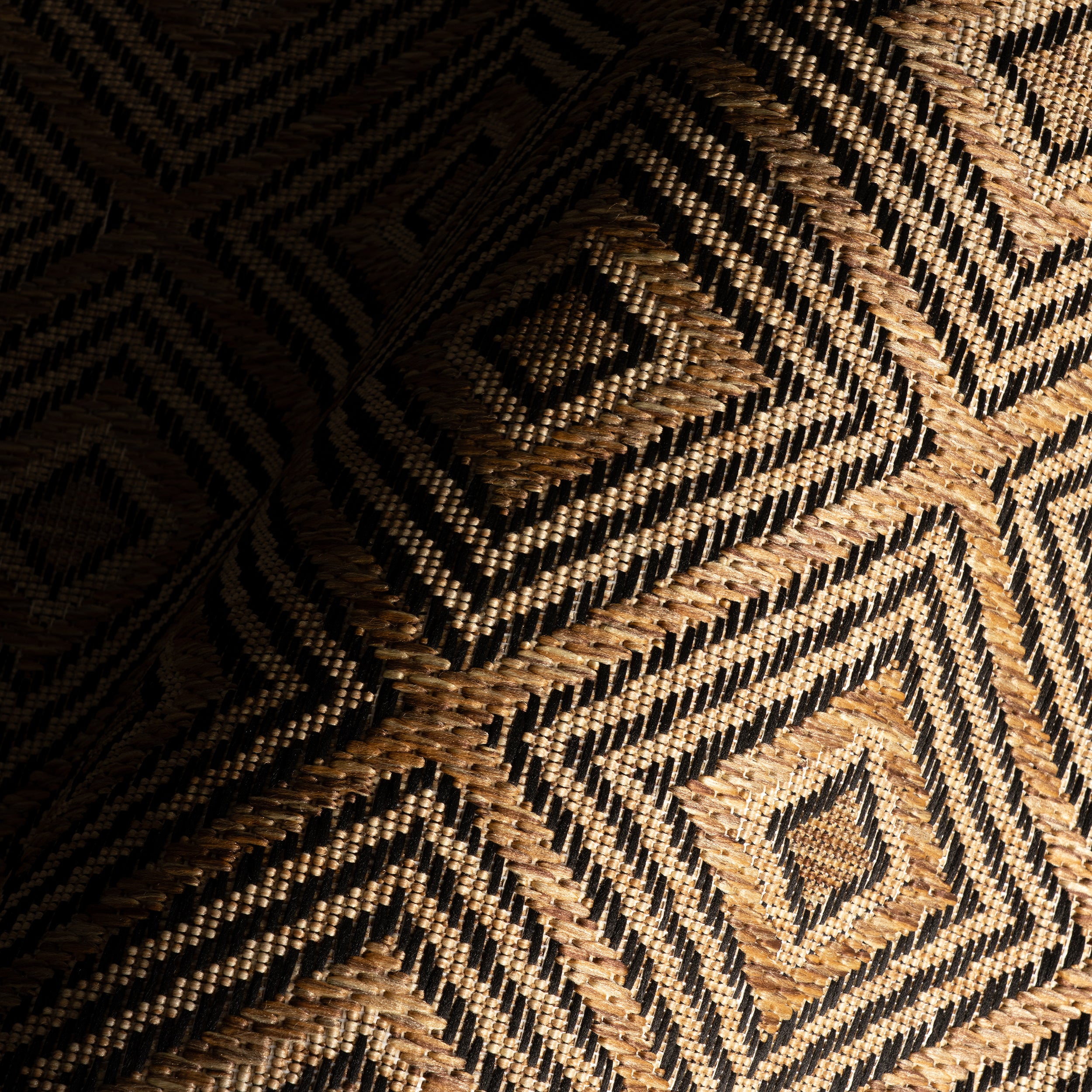 Sorisse Indoor/Outdoor Diamond Area Rug - Image 17