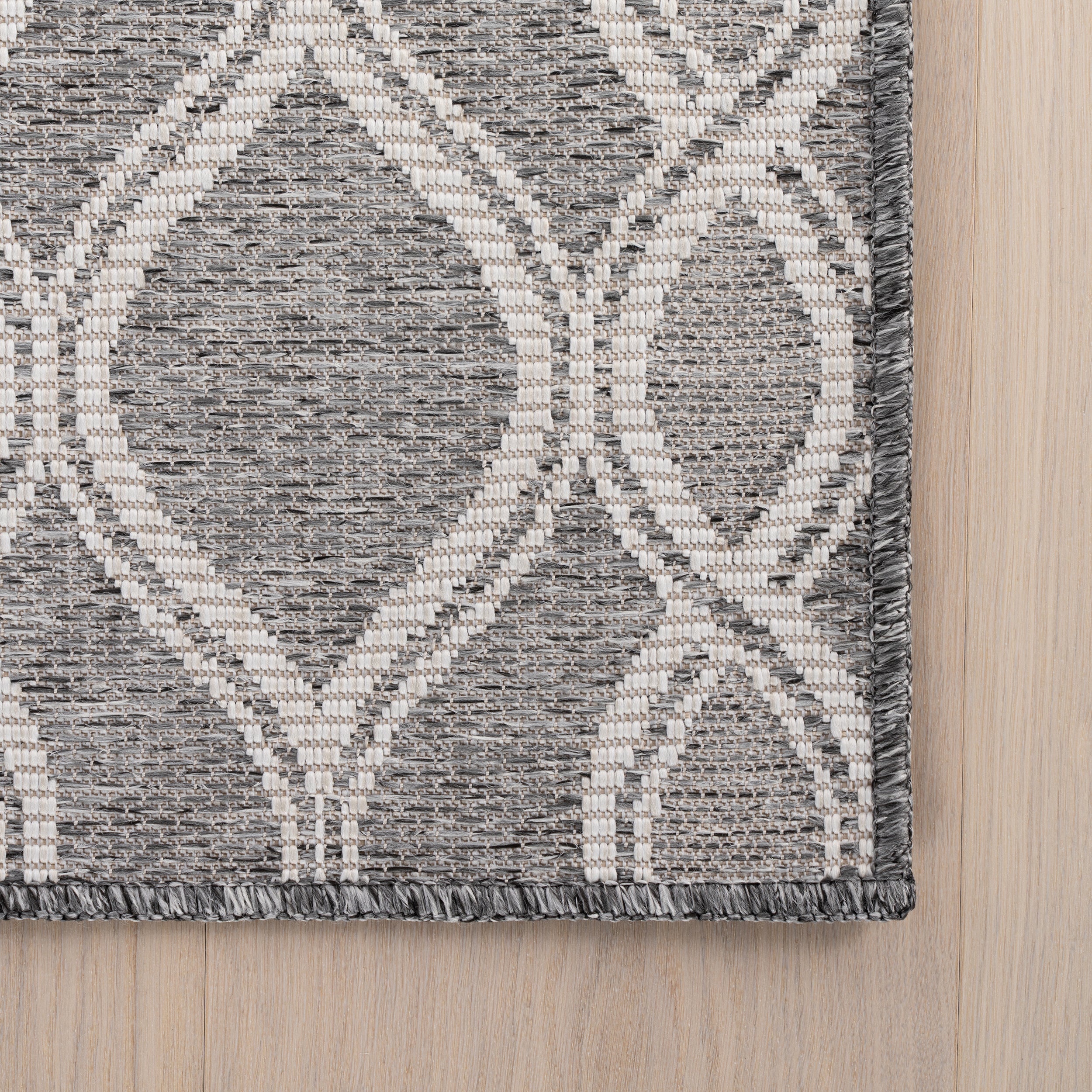 Avianne Indoor/Outdoor Coastal Area Rug - Image 5
