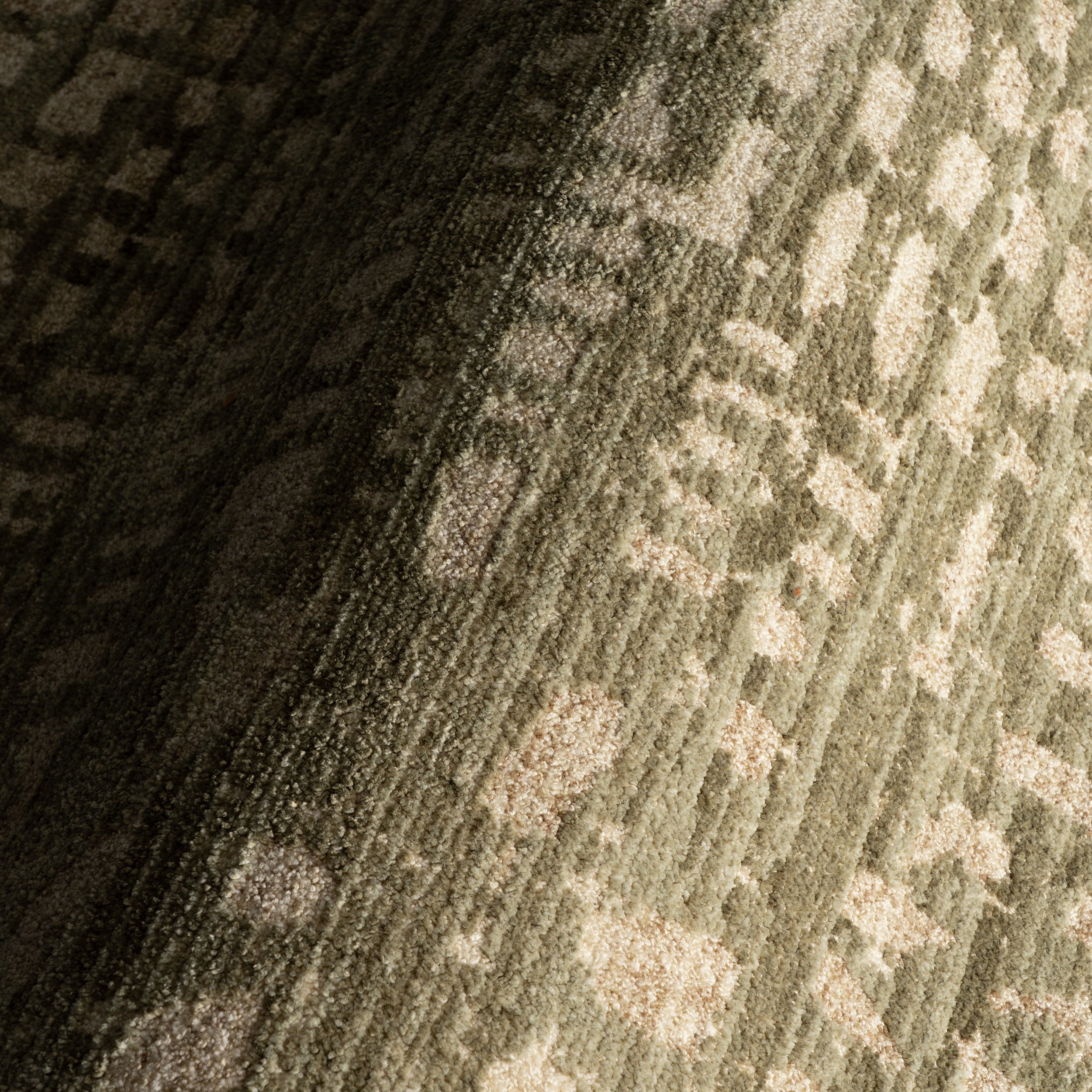 nuLOOM Thalira Modern Animal Print Area Rug - Image 14