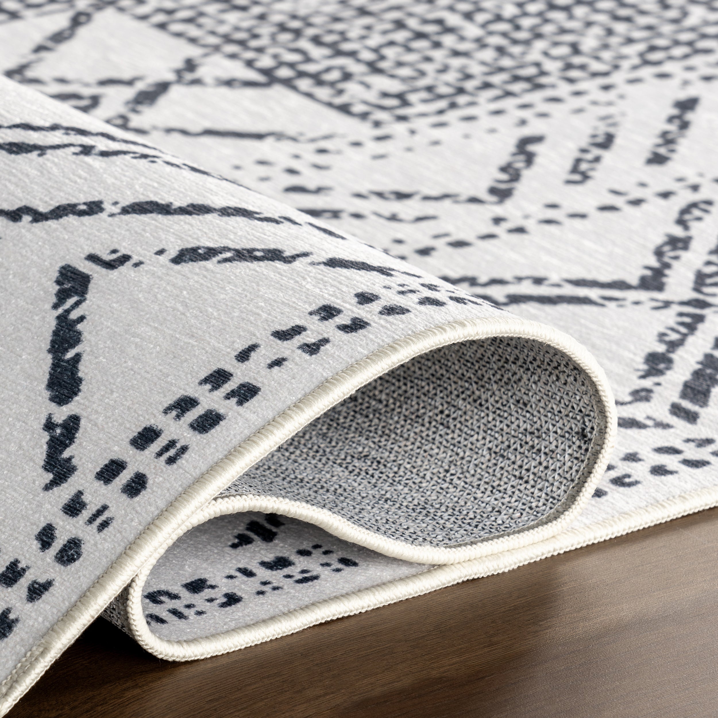 Malka SplashGuard Machine Washable Area Rug - Image 3