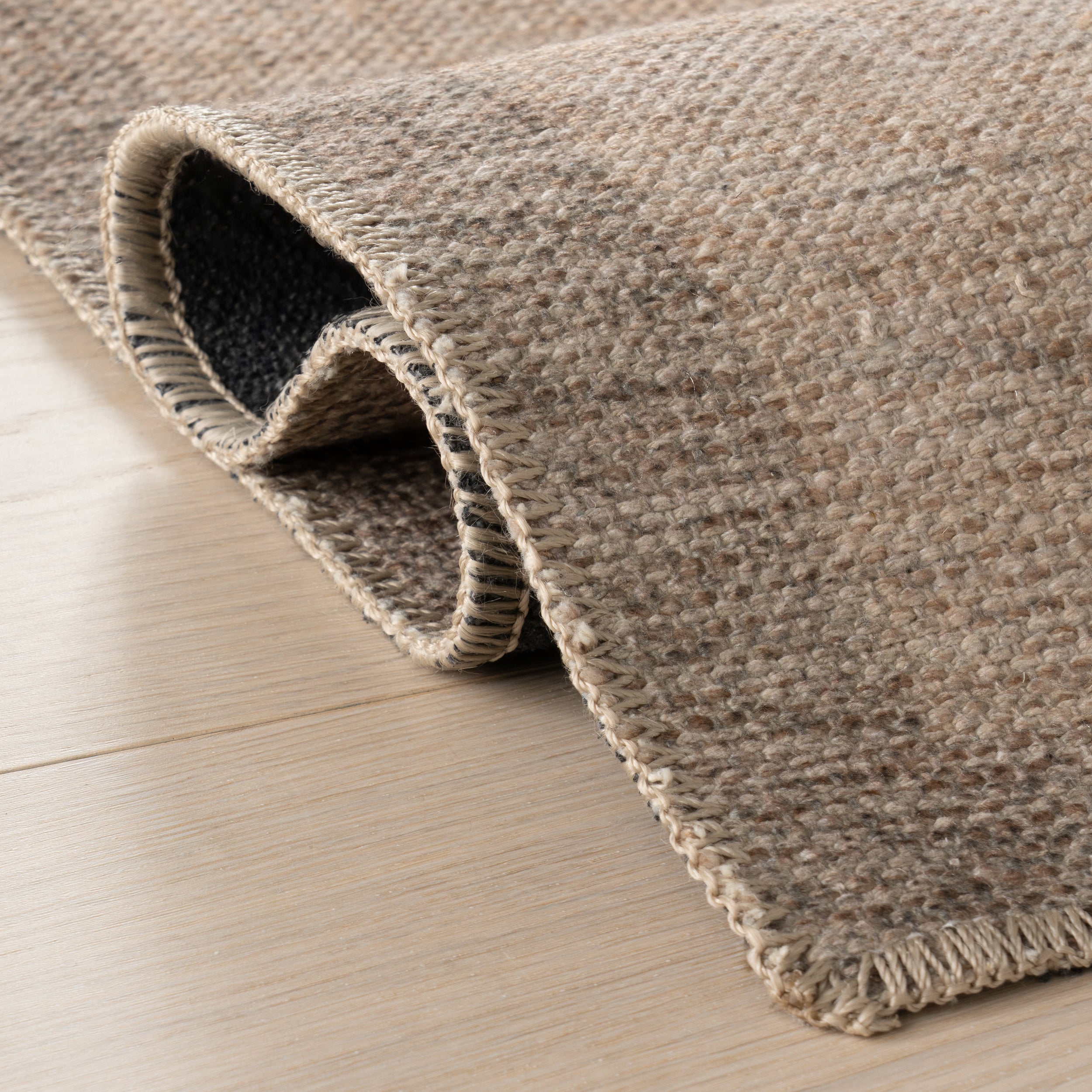 Nuloom Helora Bordered Washable Rug - Image 4