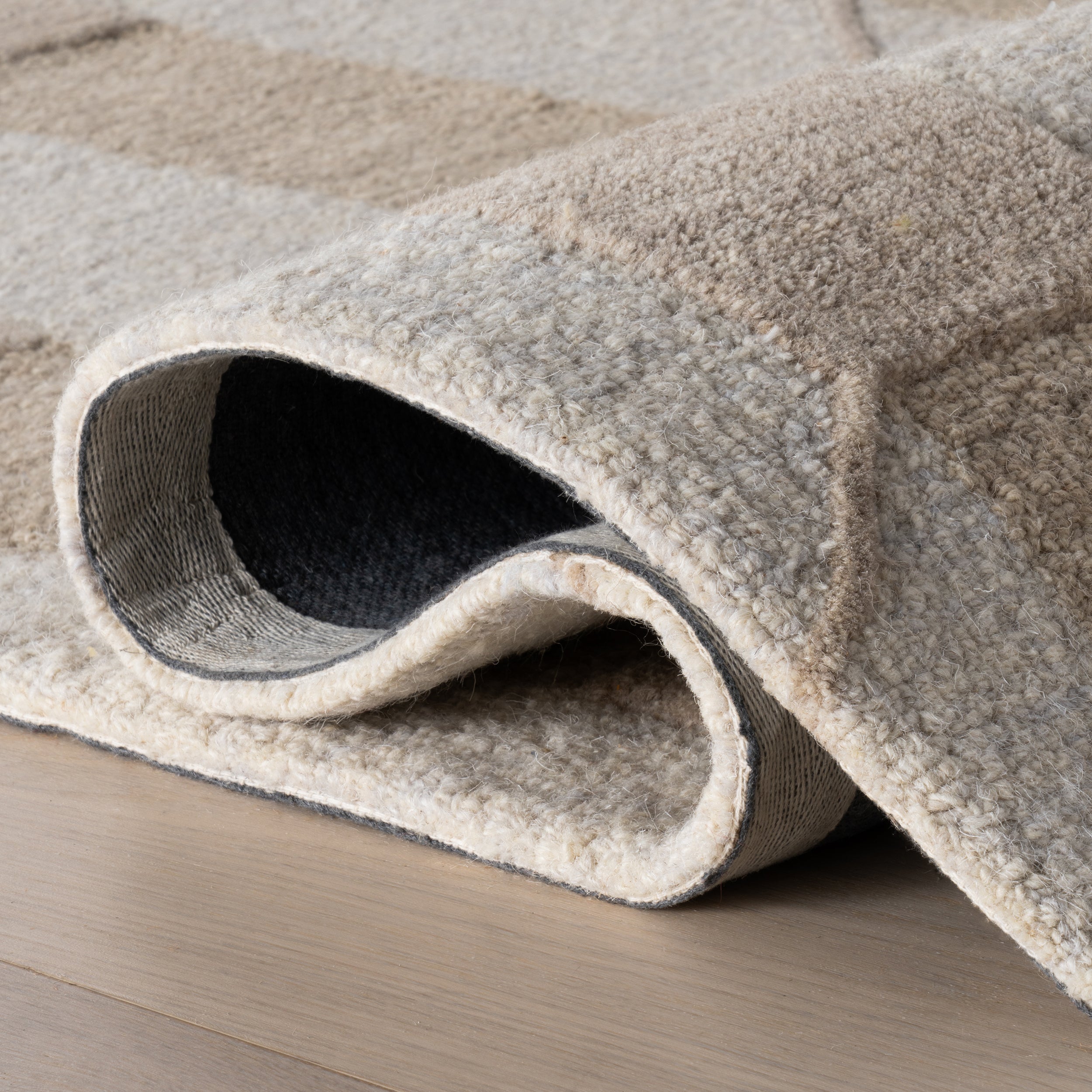 Nuloom Lucienne Vail Geometric Wool Rug - Image 4