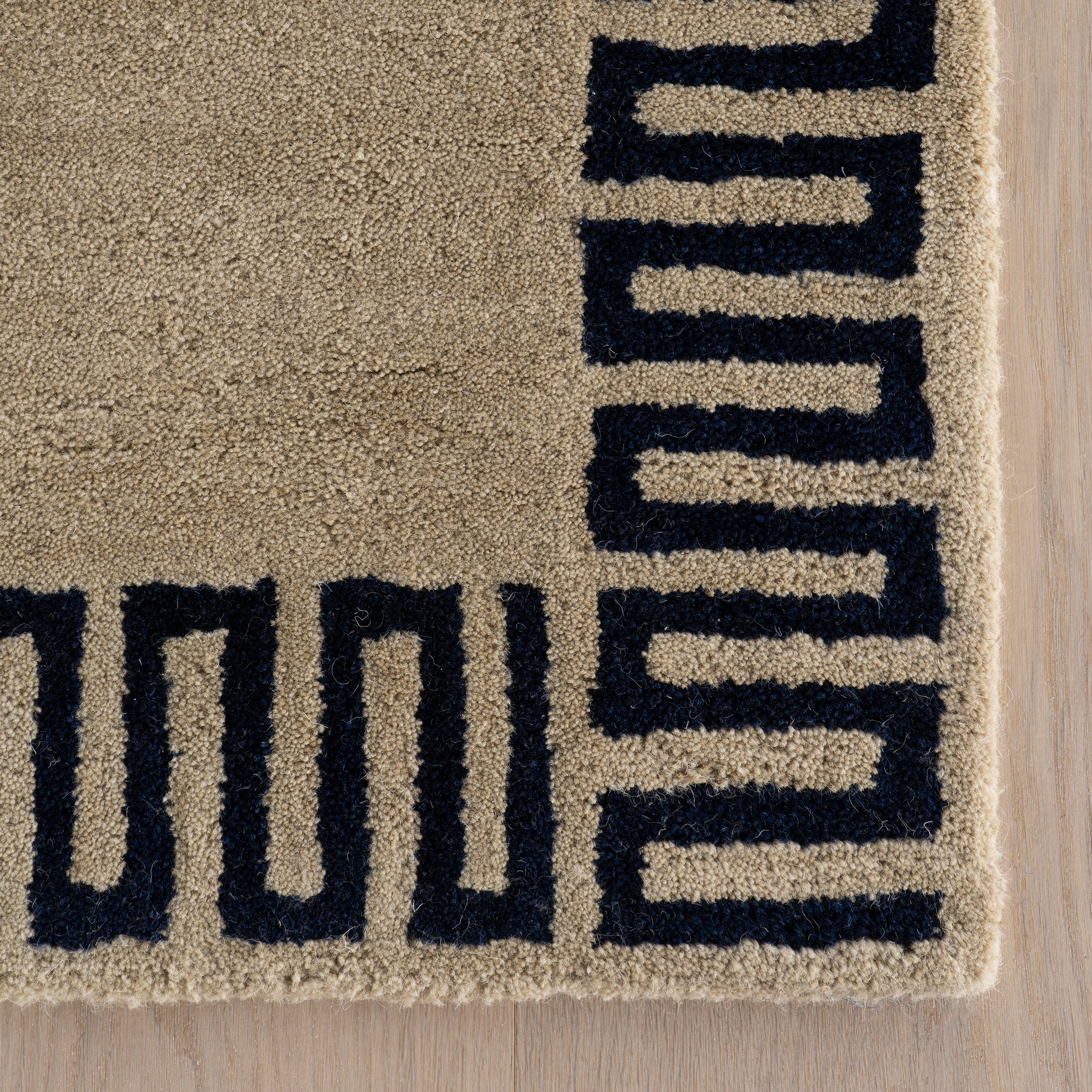 Nuloom Renata Fleuron Bordered Wool Rug - Image 21