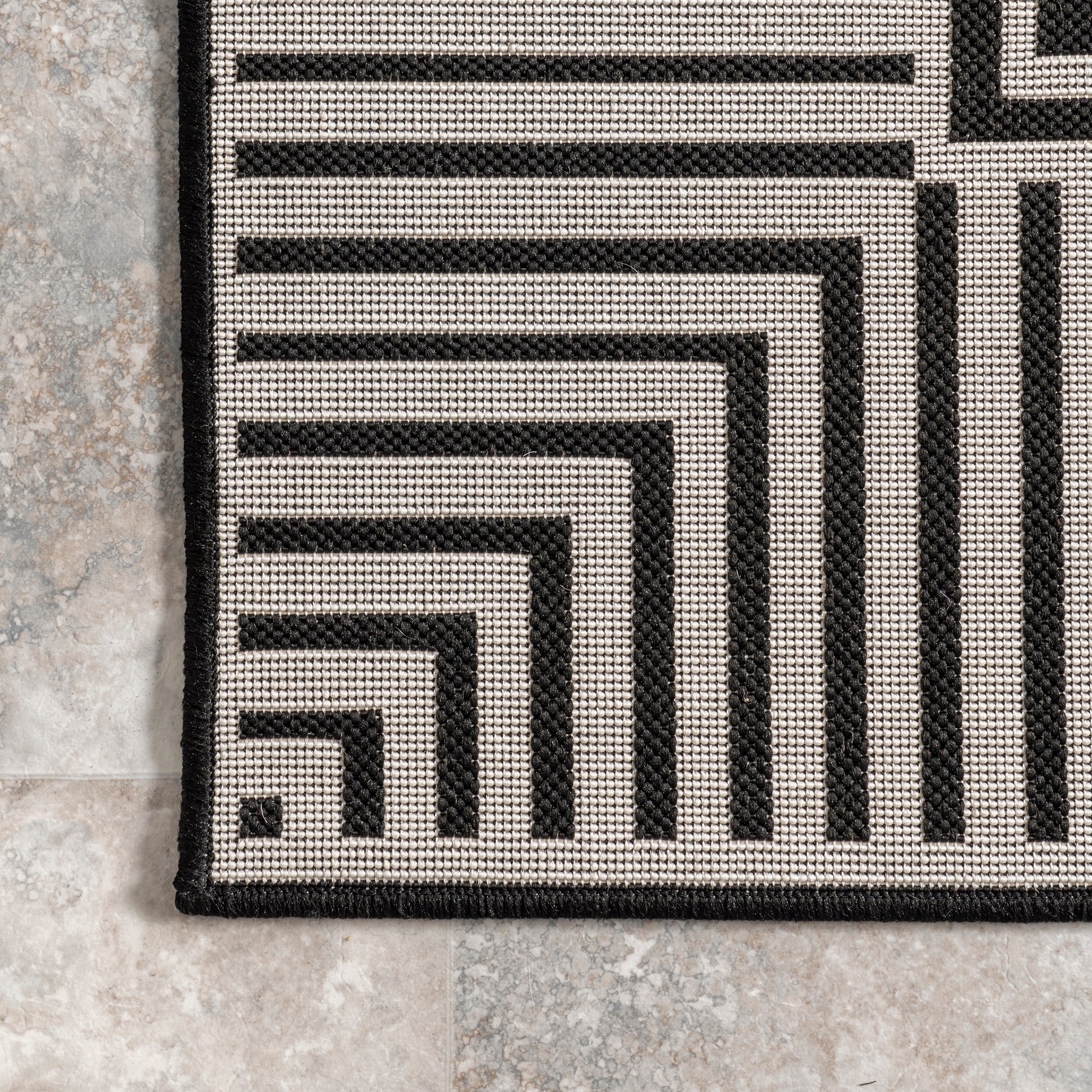 Nuloom Asha Simple Striped Indoor/Outdoor Area Rug - Image 4