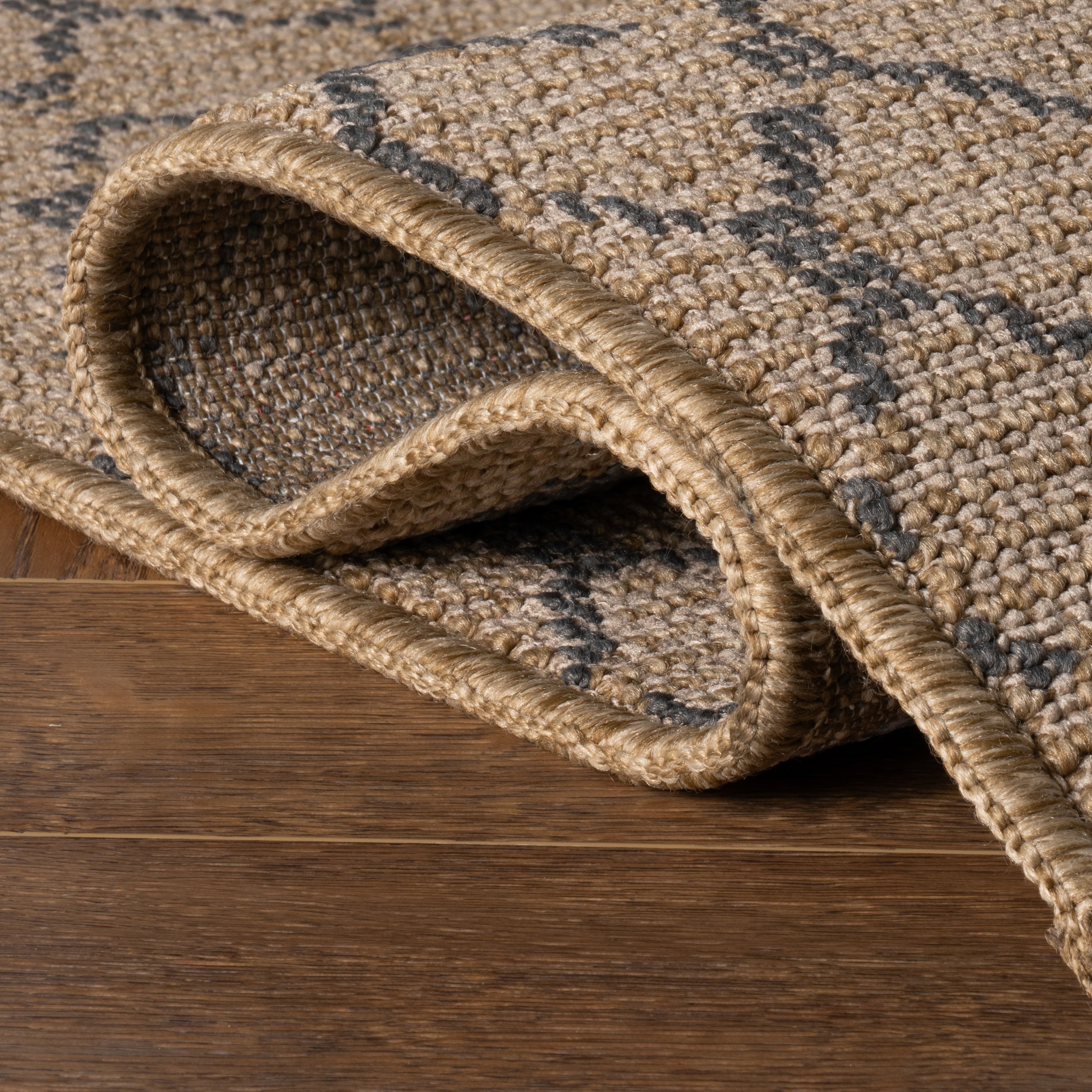 Nuloom Jorelia Contemporary Diamond Indoor/Outdoor Area Rug - Image 4