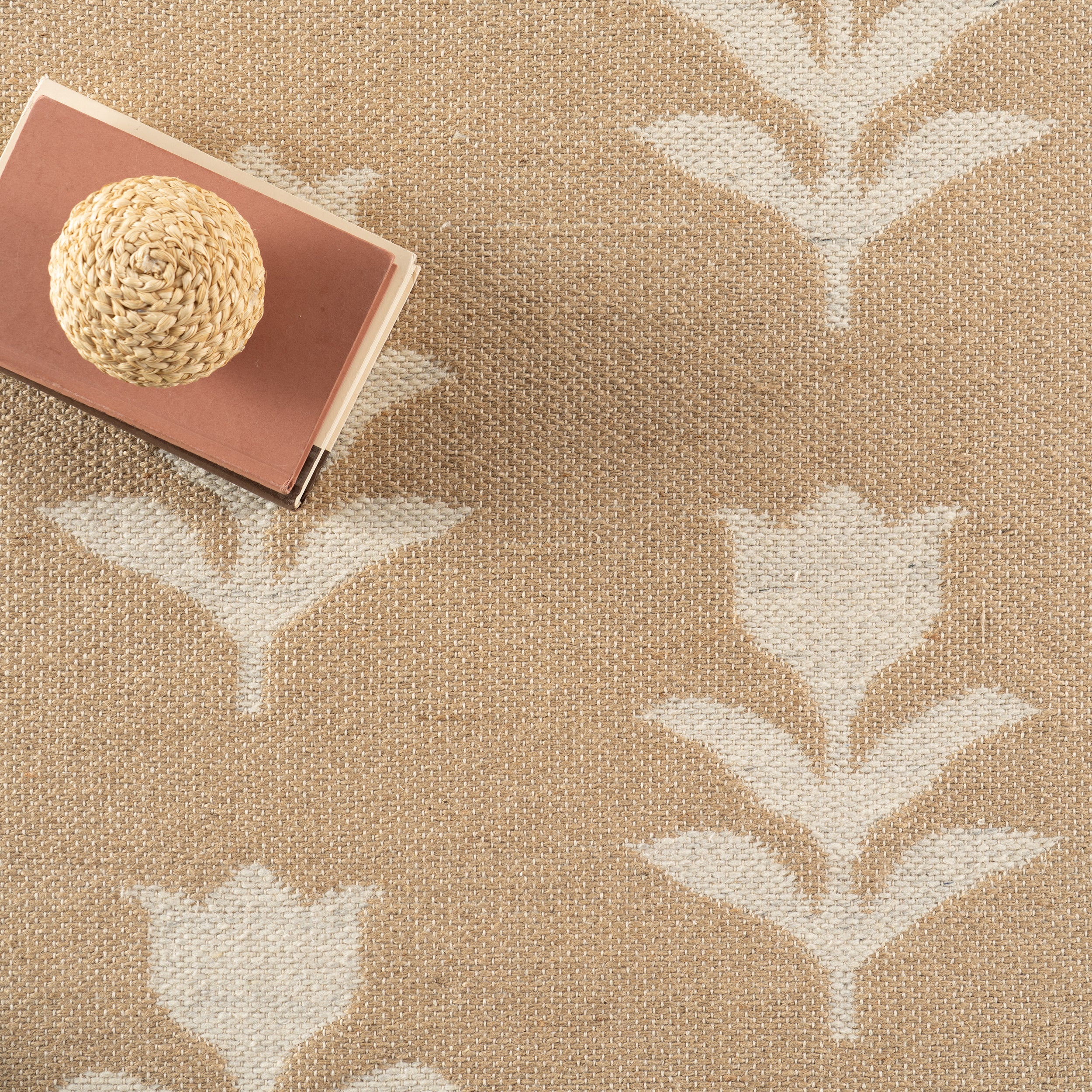 Nuloom Vayana Floral Farmhouse Area Rug - Image 6