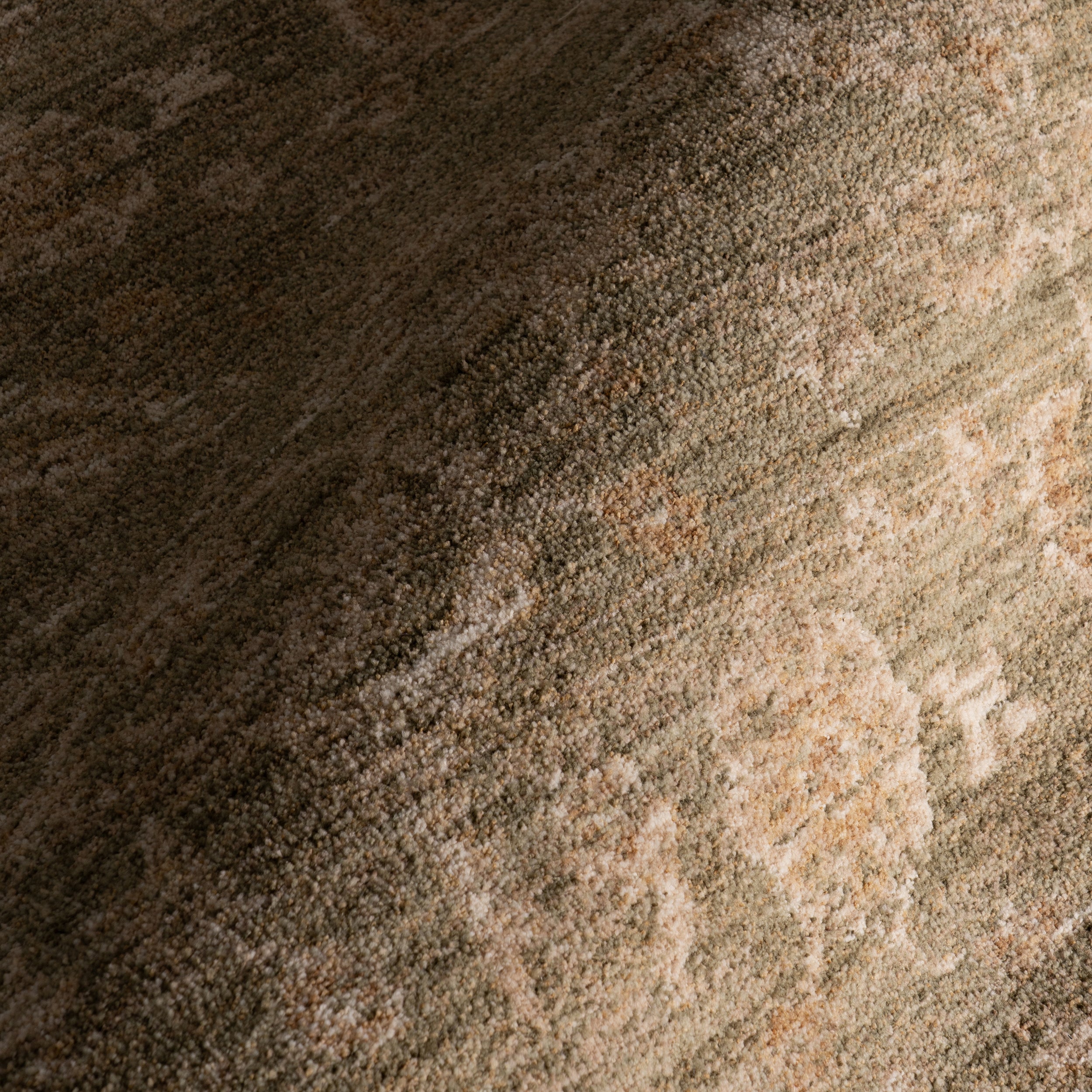 Esmavelle Vintage & Distressed Traditional Area Rug - Image 5