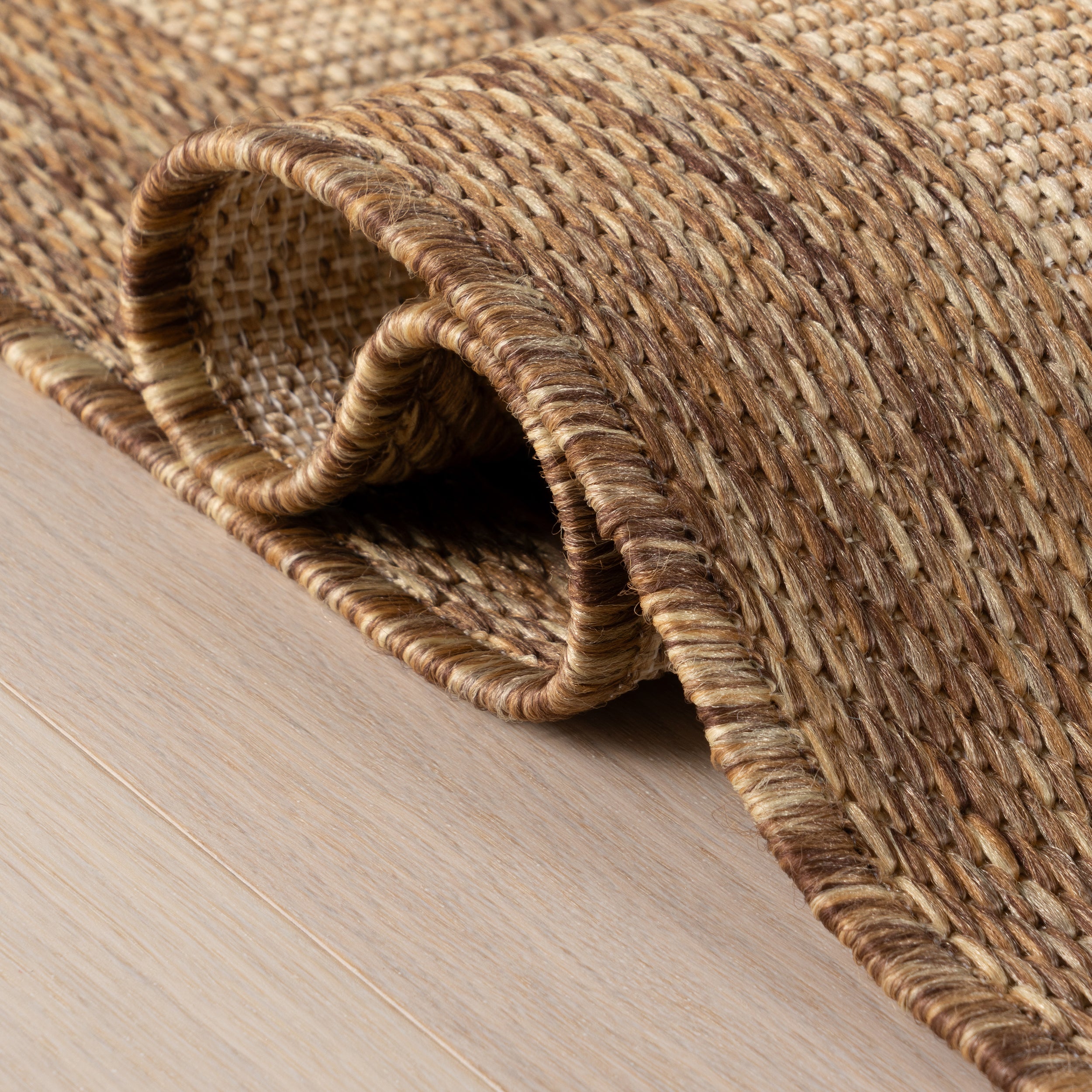 Zirelle Indoor/Outdoor Contemporary Area Rug - Image 3