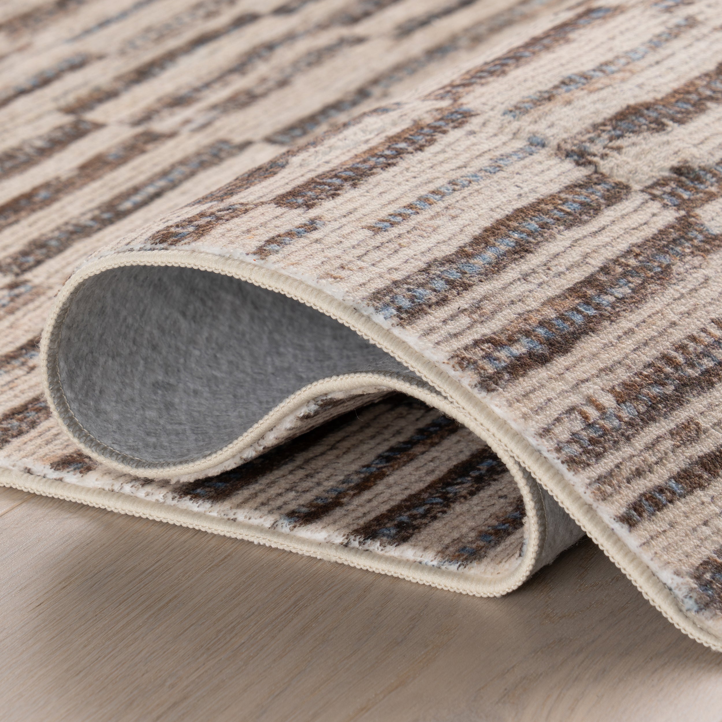 Talienne Abstract Handmade Wool Area Rug - Image 11