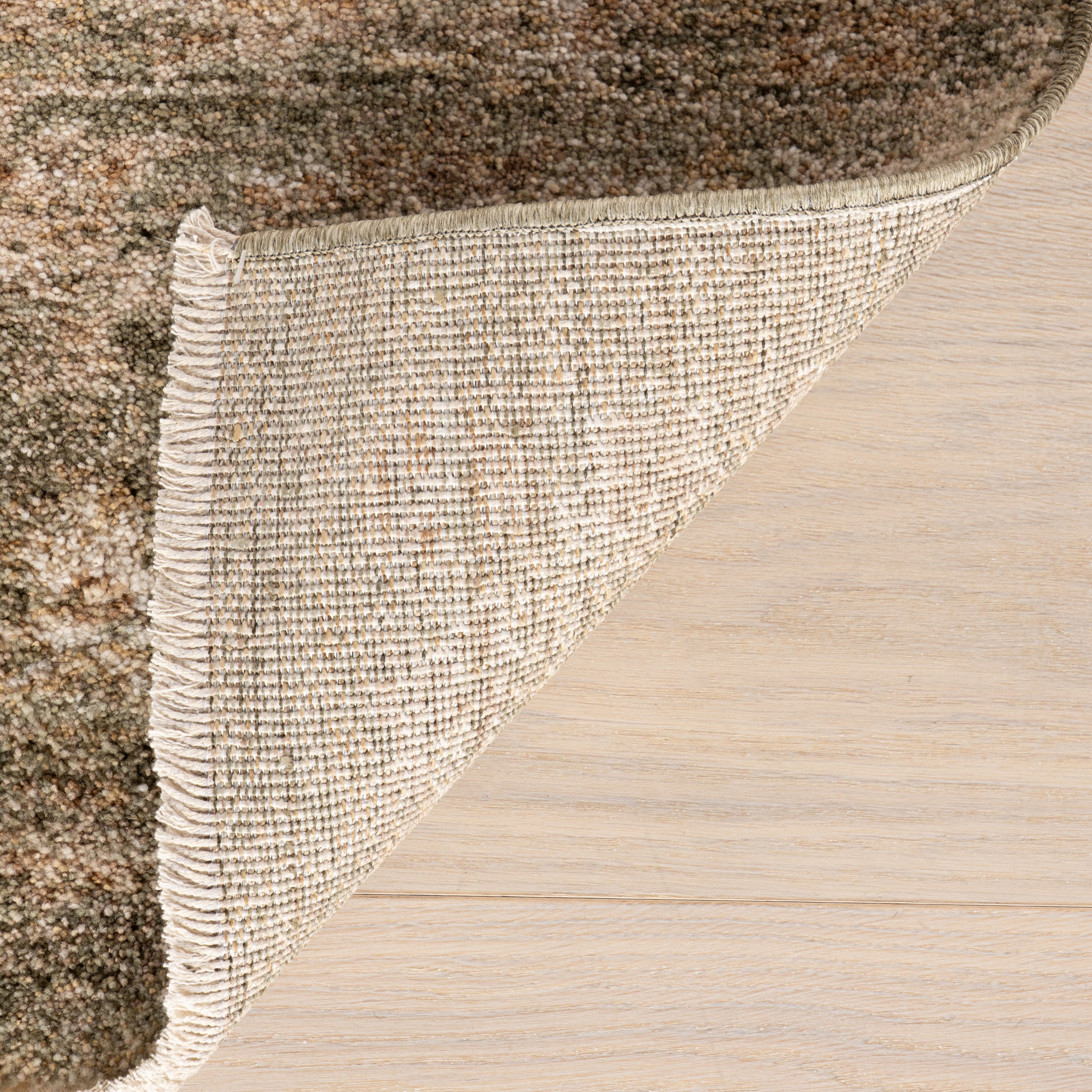 Esmavelle Vintage & Distressed Traditional Area Rug - Image 7
