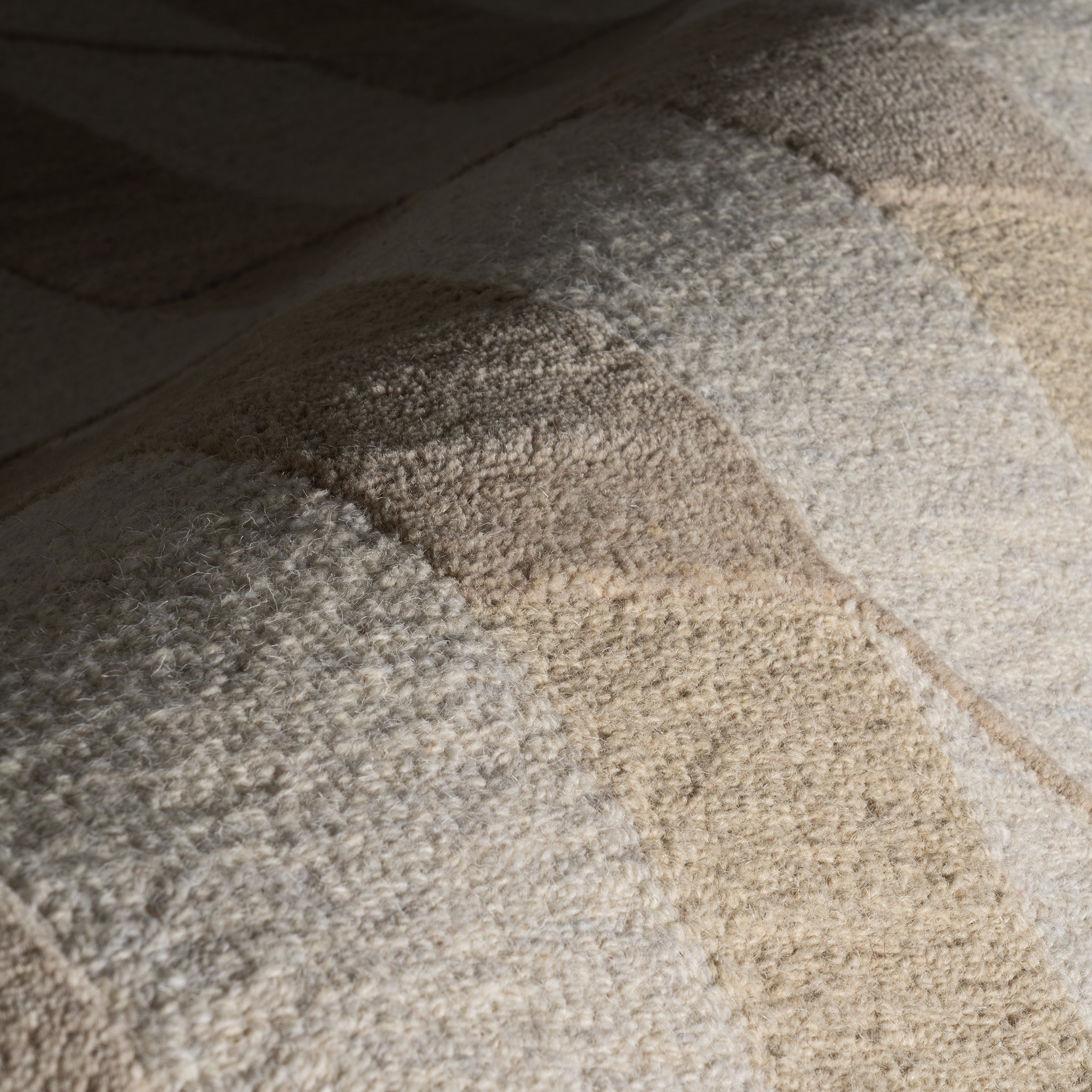 Nuloom Lucienne Vail Geometric Wool Rug - Image 5
