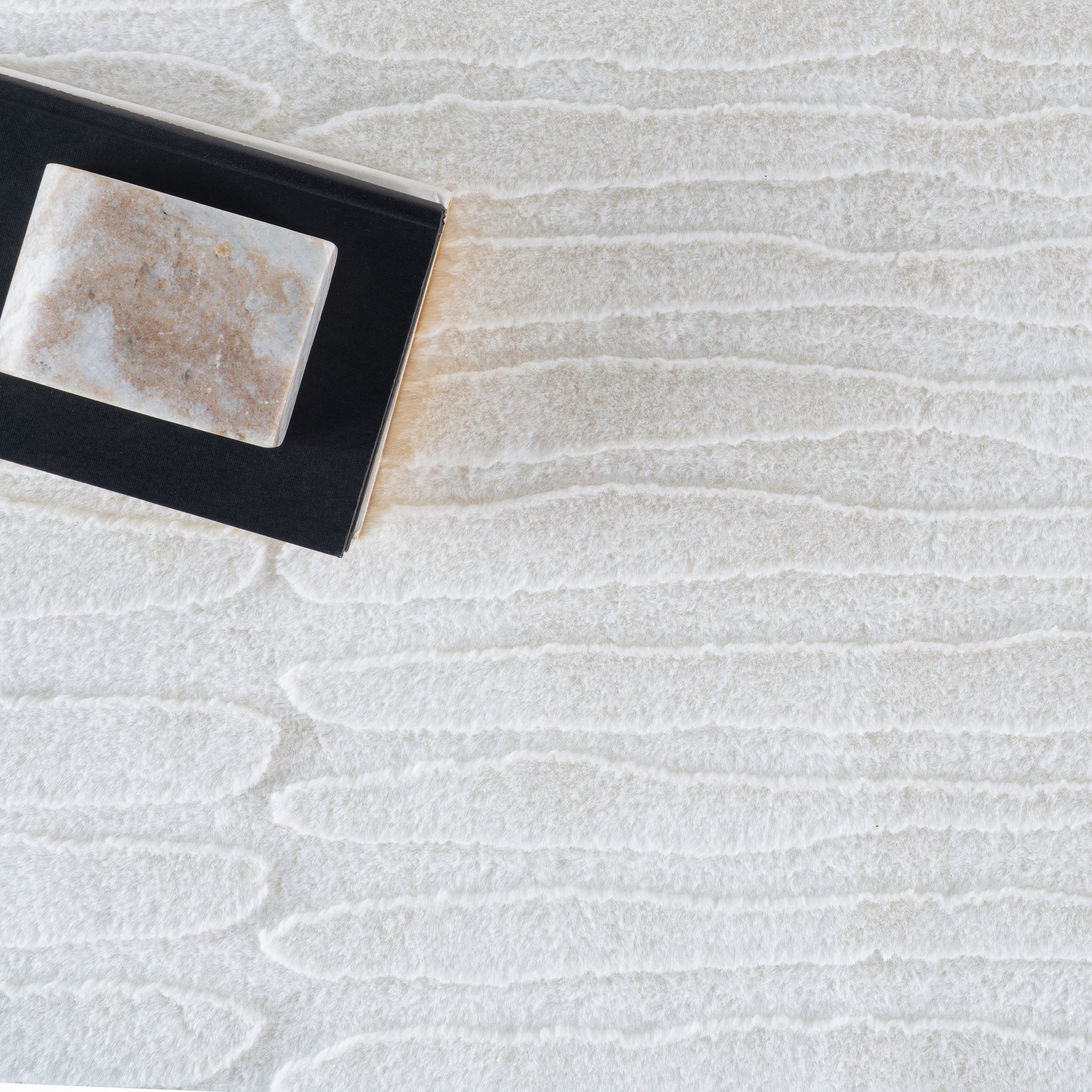 Nuloom Nivella Solid Cloud Washable Area Rug - Image 6
