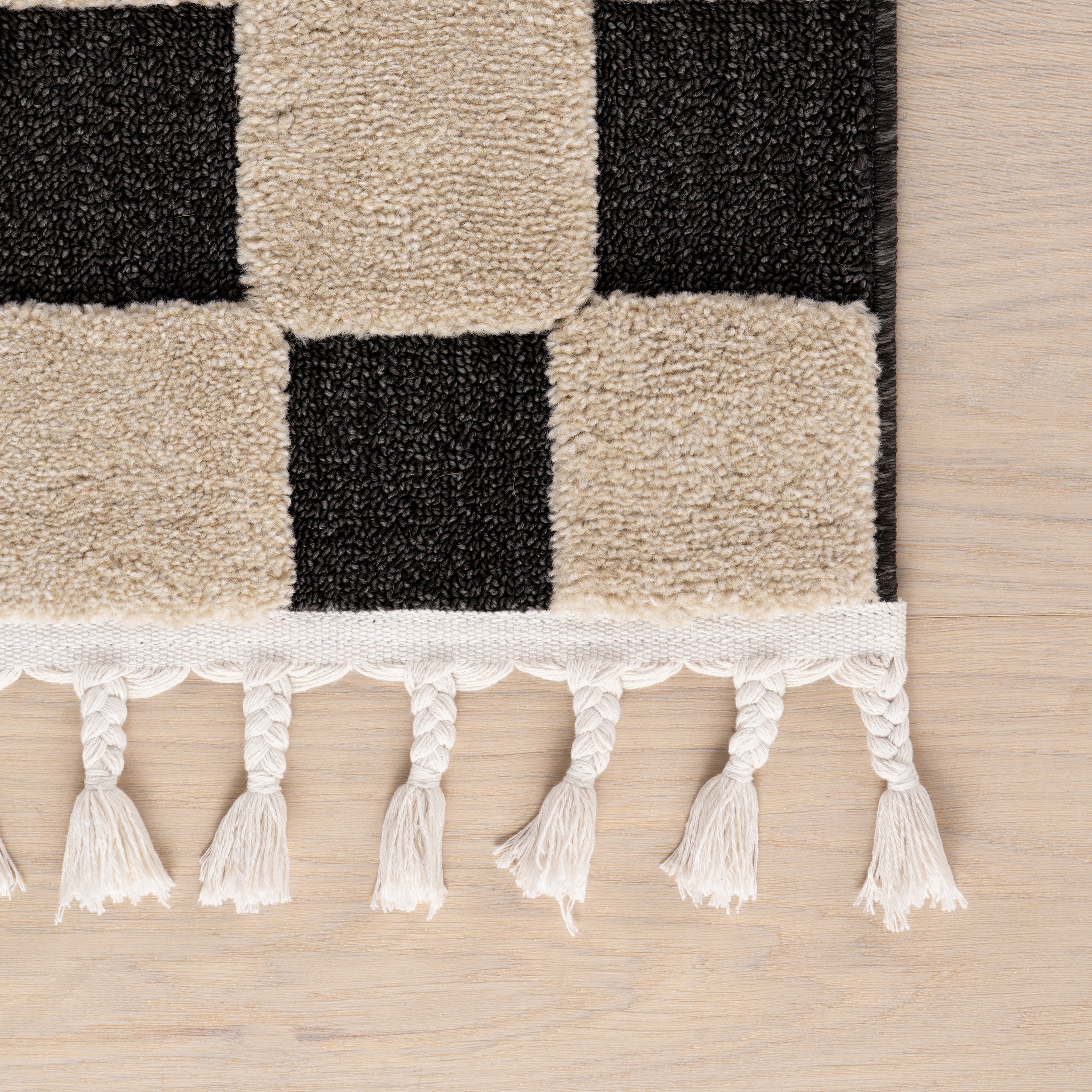 Kaelisse Checkered Modern Indoor Area Rug - Image 6