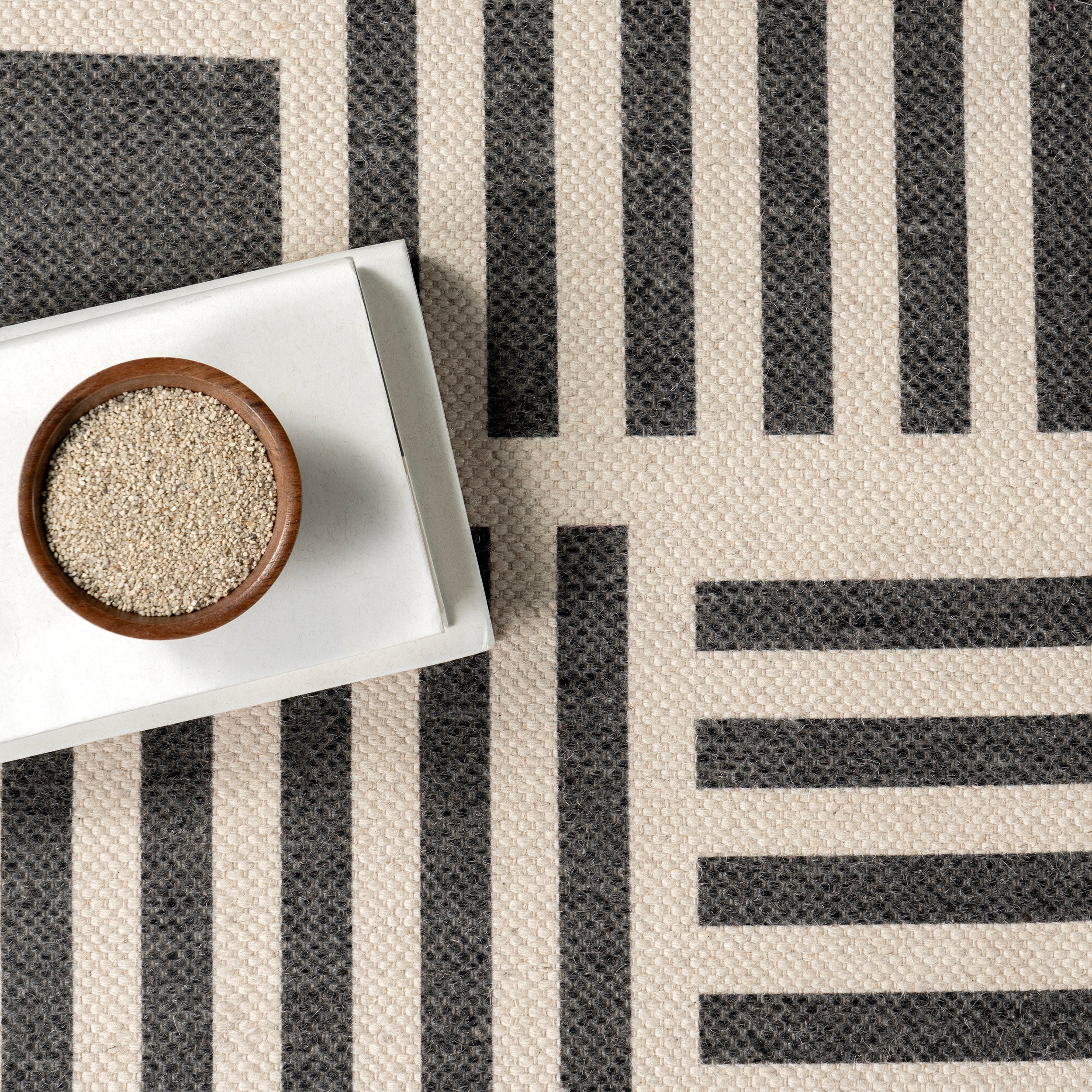Flatiron Tasseled Wool Area Rug - Image 6