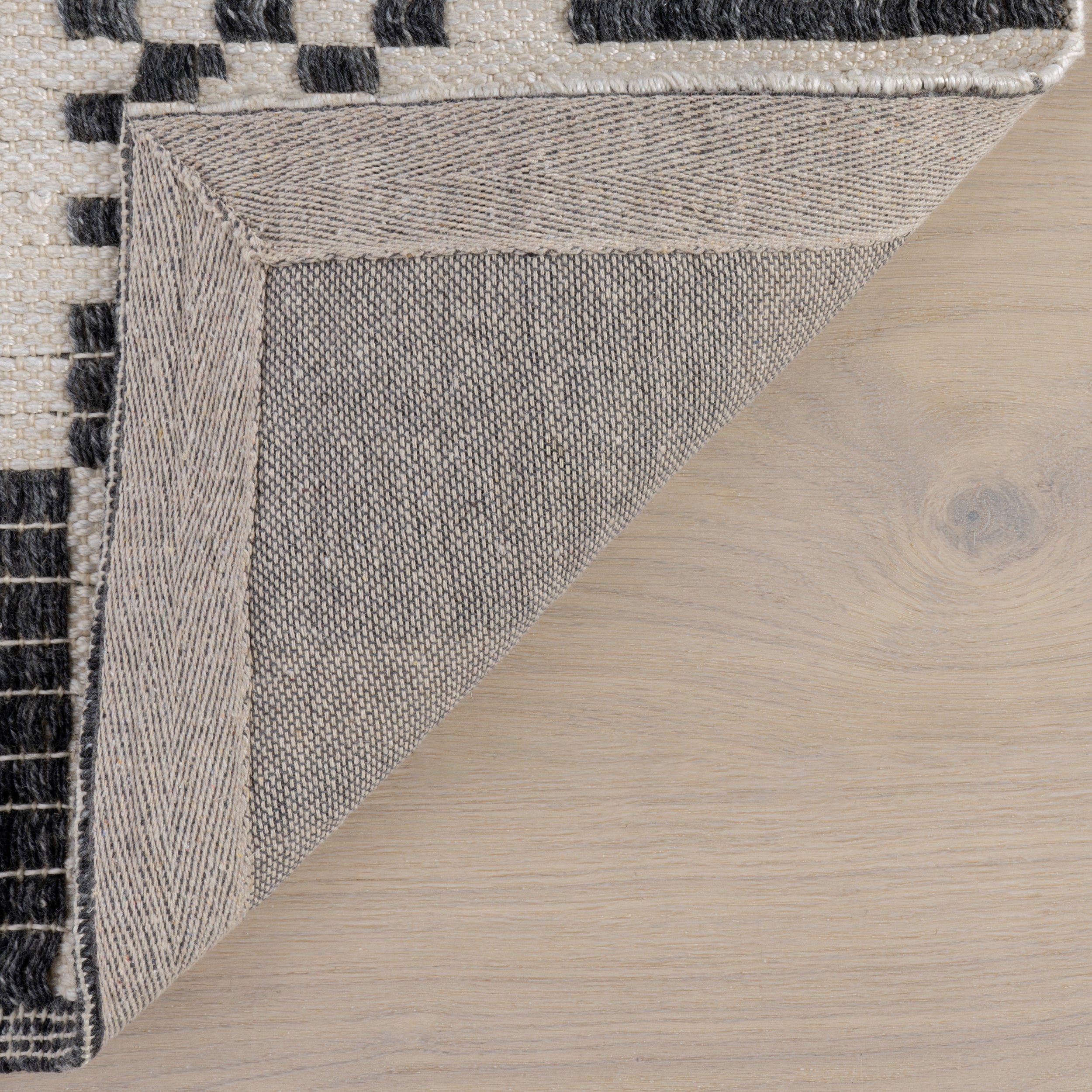 Hendo Geometric Area Rug - Image 8
