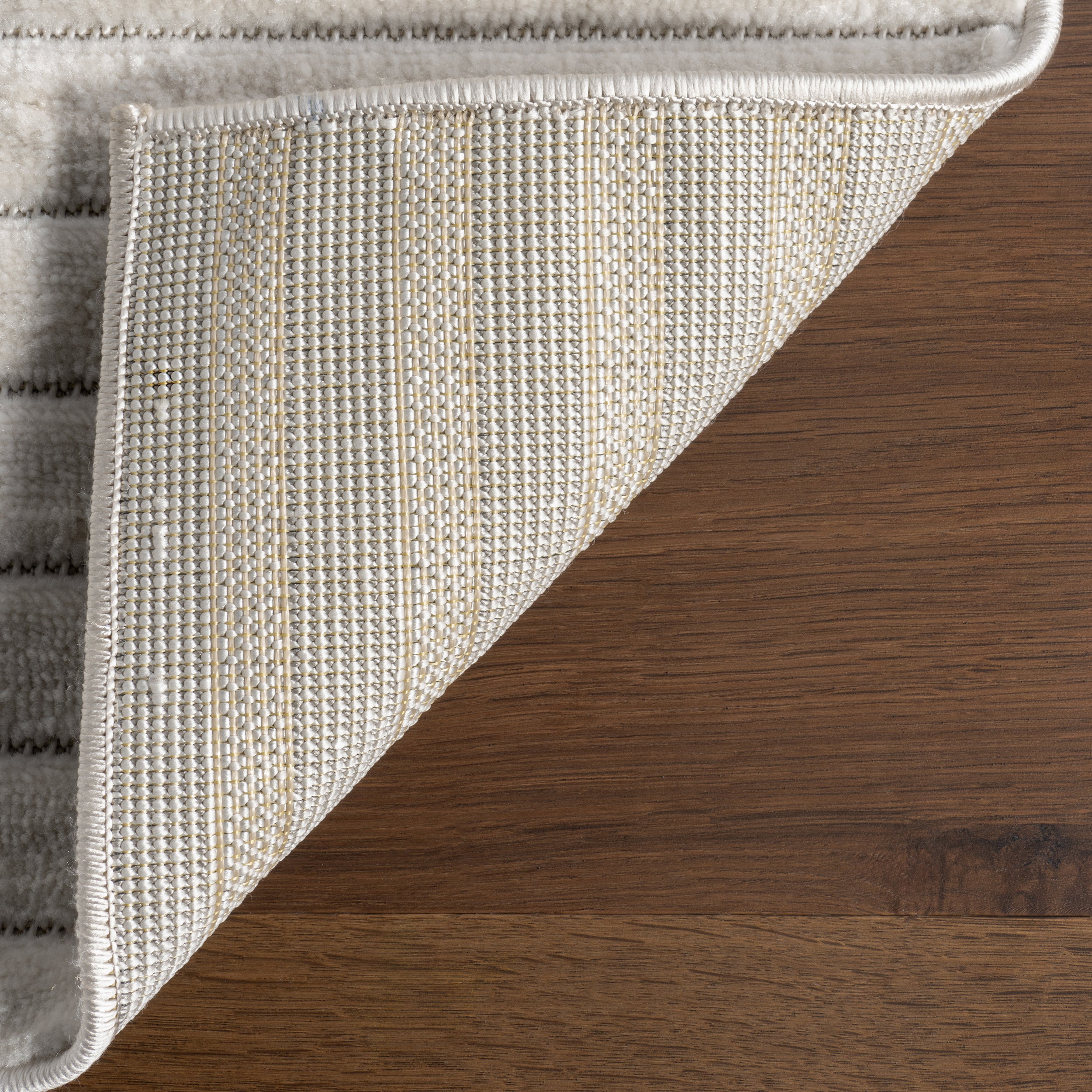Nuloom Amasha High-Low Striped Indoor/ Outdoor Area Rug - Image 9