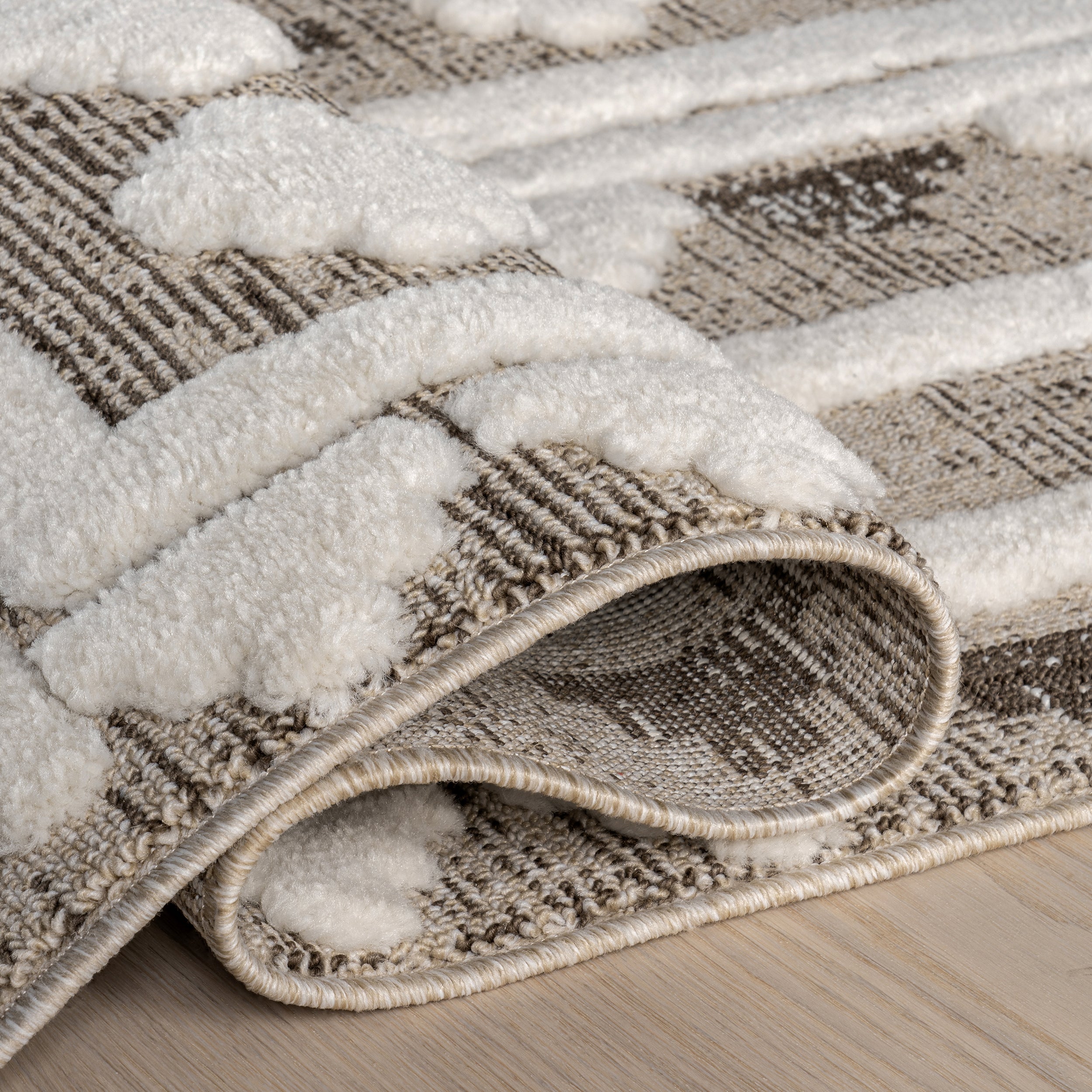 Audience Geometric Tasseled Area Rug - Image 4