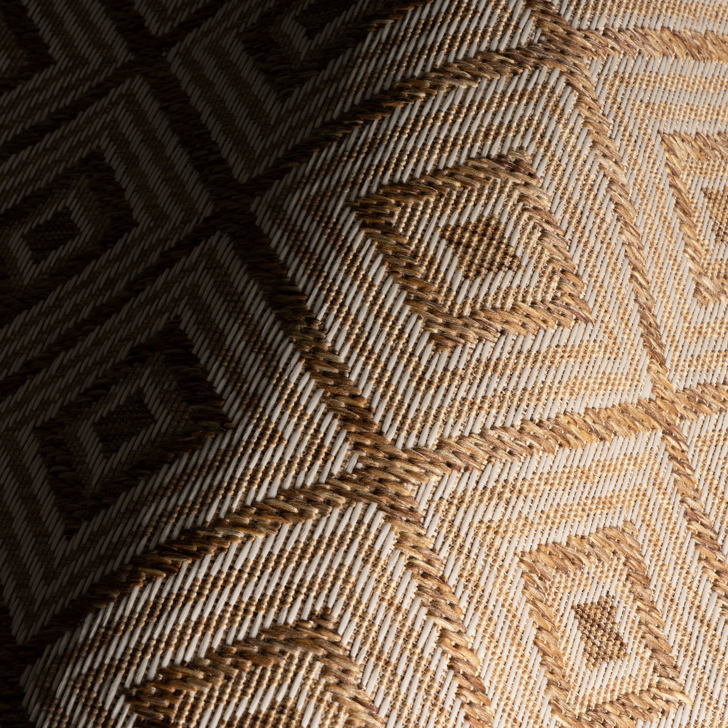 Sorisse Indoor/Outdoor Diamond Area Rug - Image 4