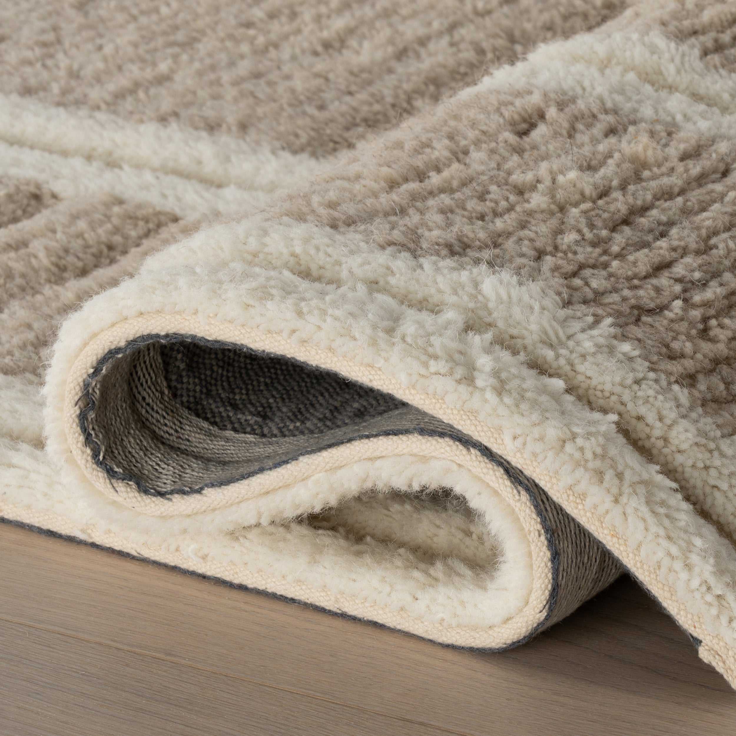 Nuloom Adaluna Modern Striped Wool Area Rug - Image 4